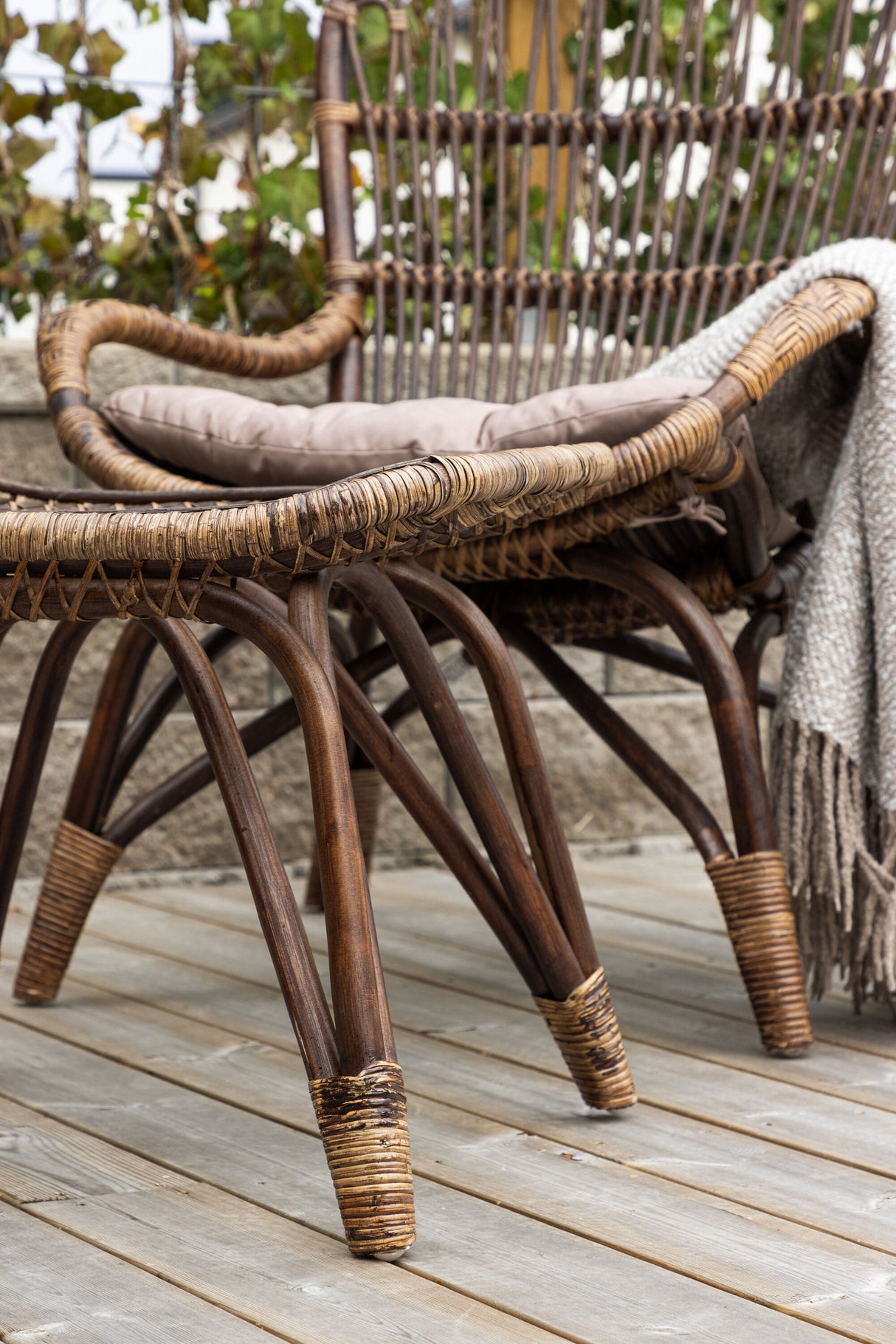 Ella Loungesessel Rattan Walnuss dunkel / Beige - ZEN ZONE Furniture