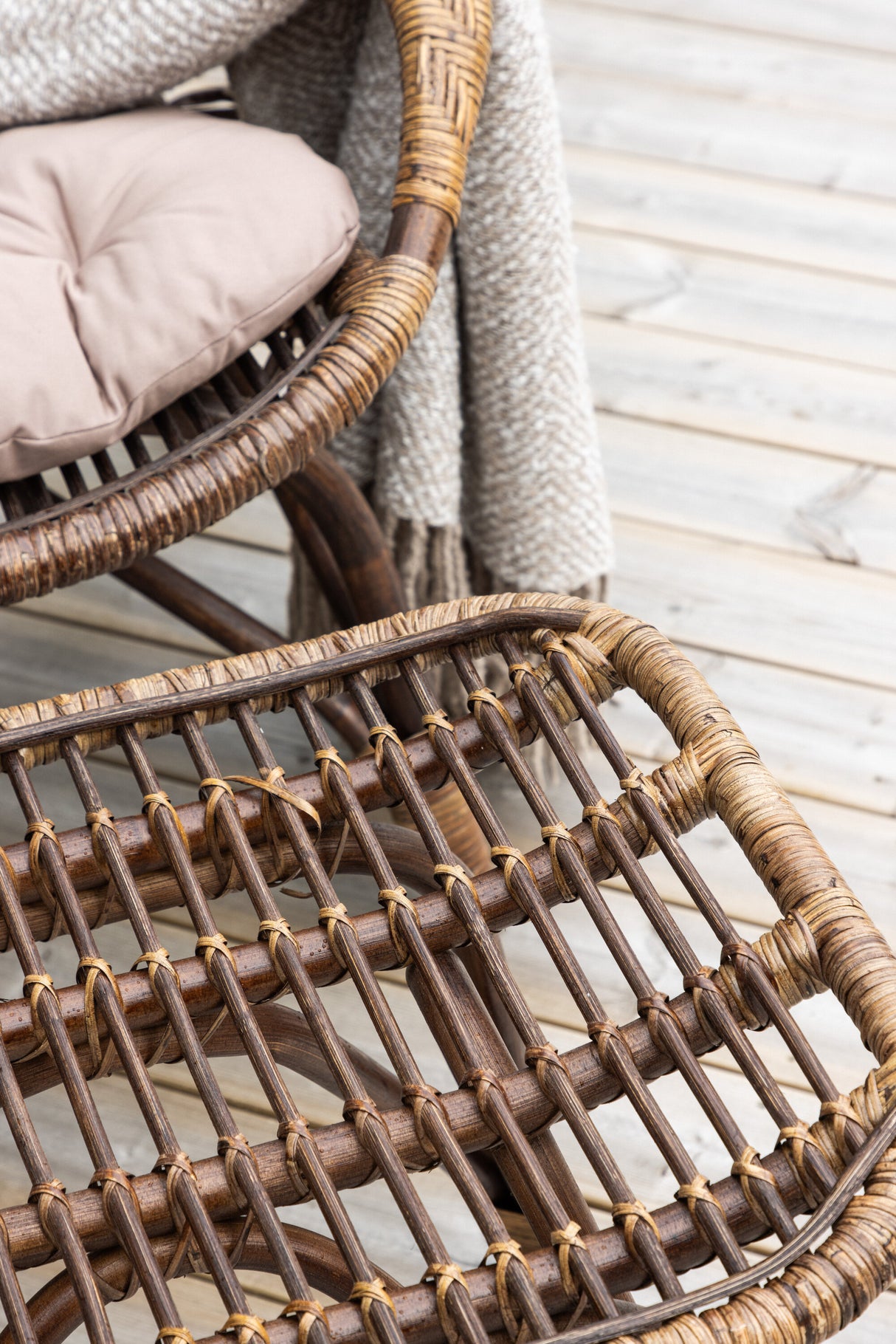Ella Loungesessel Rattan Walnuss dunkel / Beige - ZEN ZONE Furniture