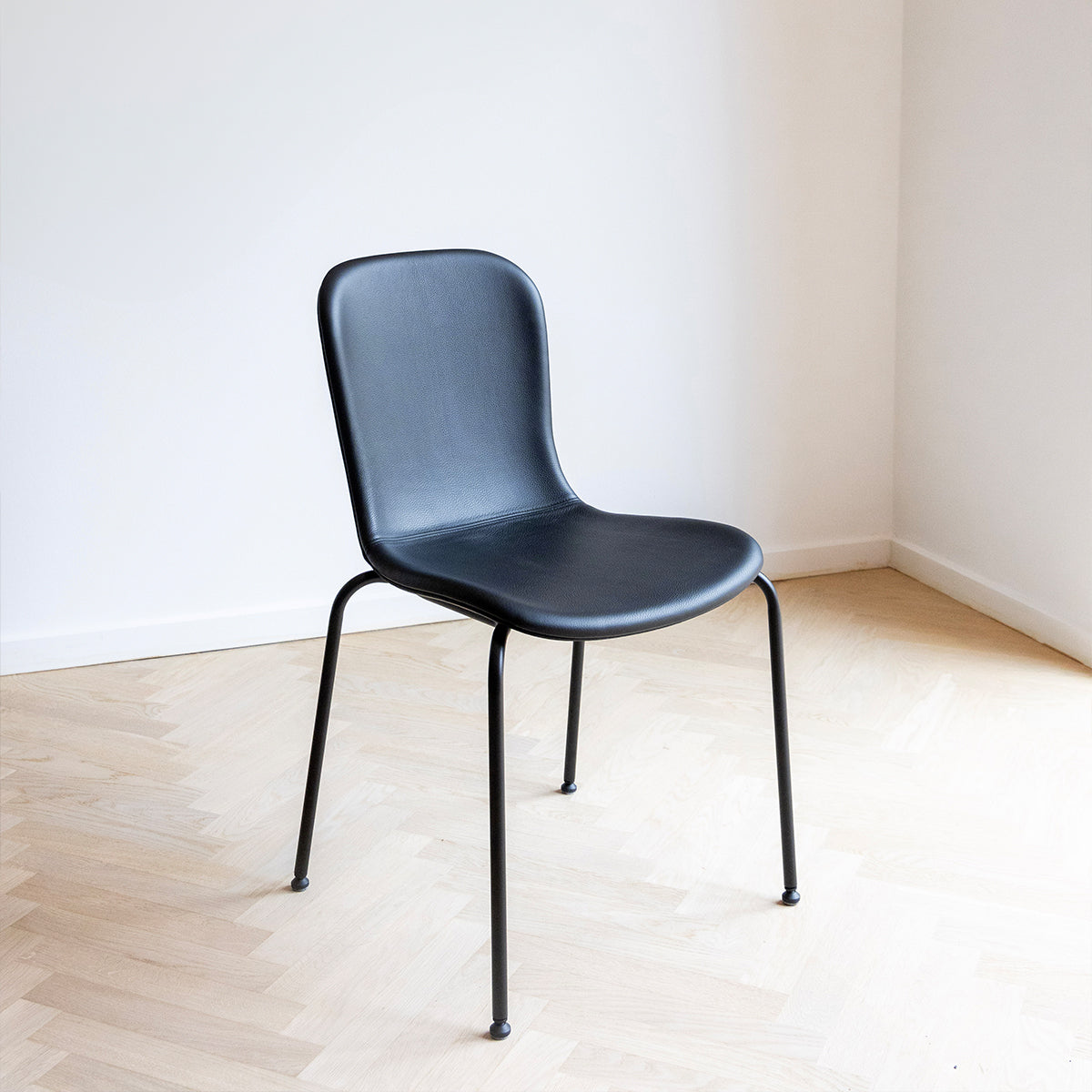 Chair no. One S1 - Terra Black - ZEN ZONE