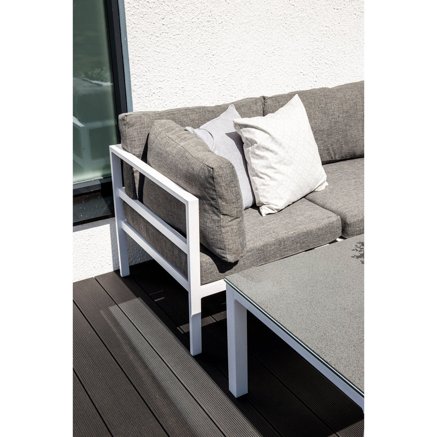 Copacabana Eckteil - Weißes Alu / Graues Kissen - ZEN ZONE Furniture