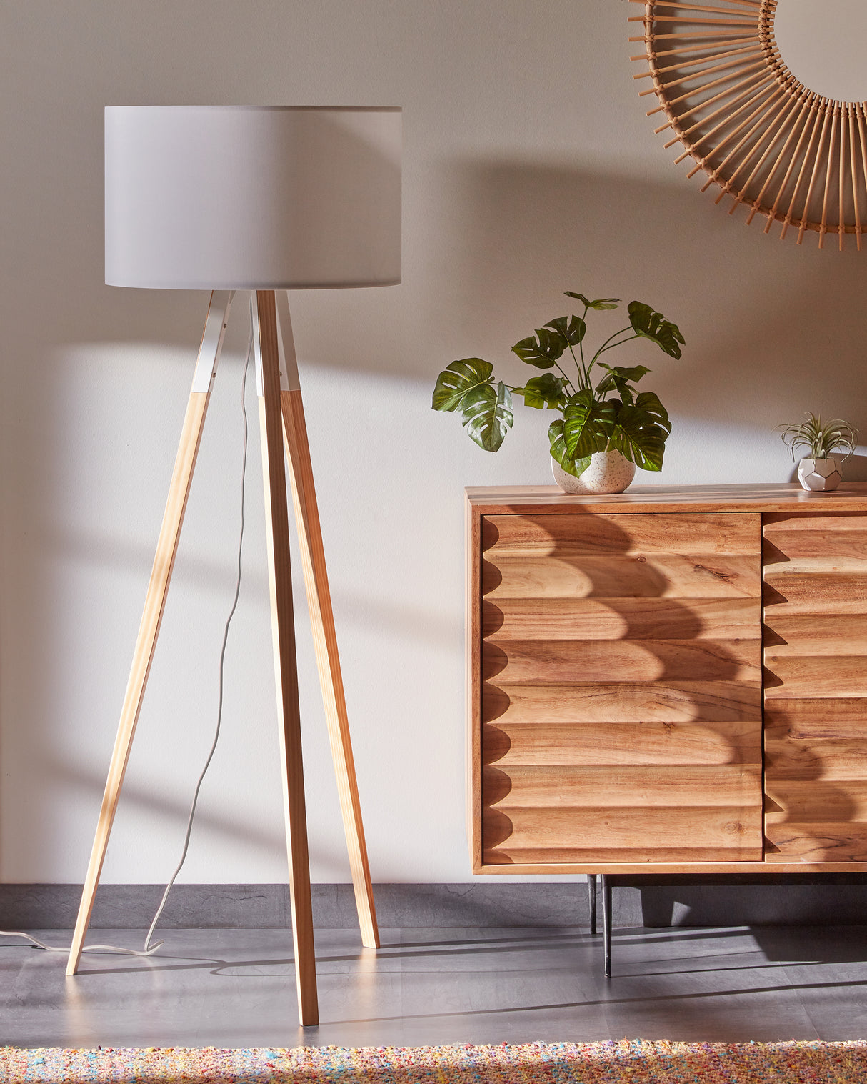 Iguazu Stehlampe, Holz, weiss - ZEN ZONE Furniture