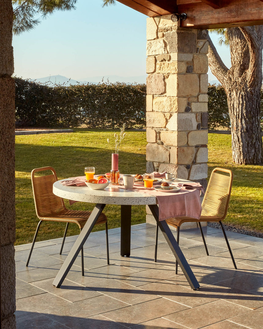 Lambton stapelbarer Stuhl aus braunem Seil und Stahl mit schwarzem Finish - ZEN ZONE Furniture