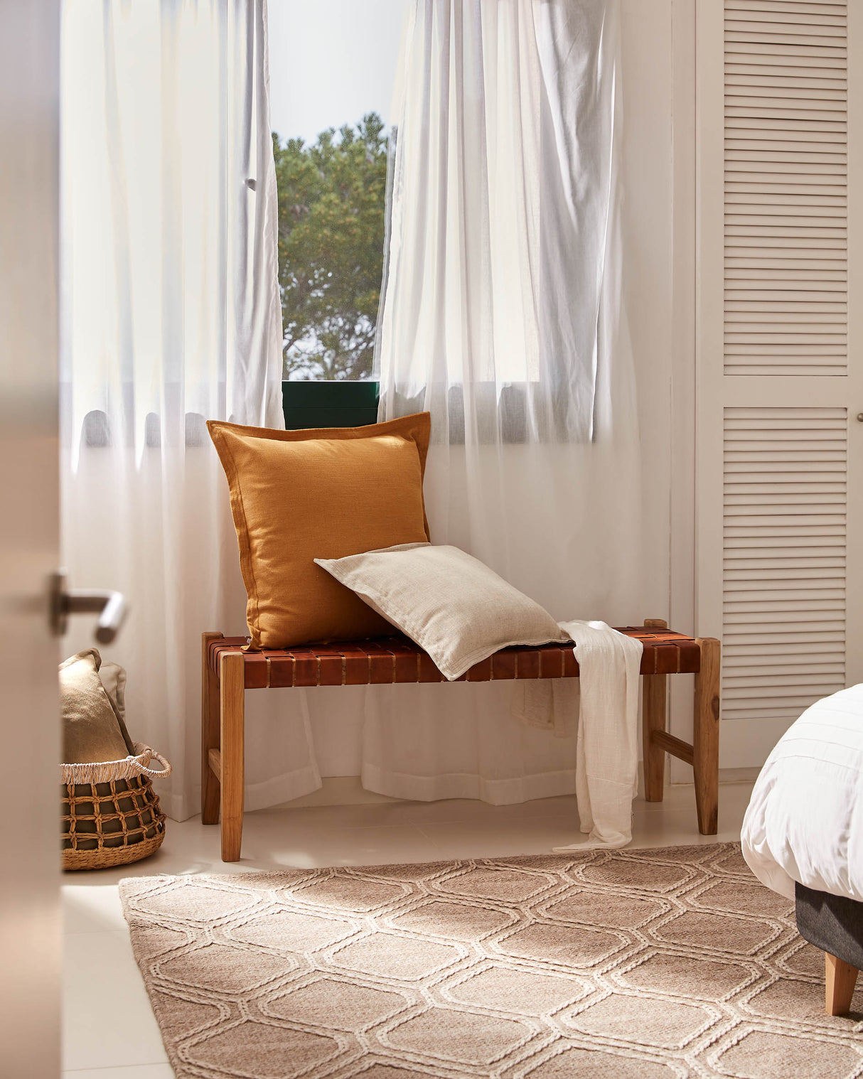 Calixta Bank aus massivem Teakholz 120 cm - ZEN ZONE Furniture