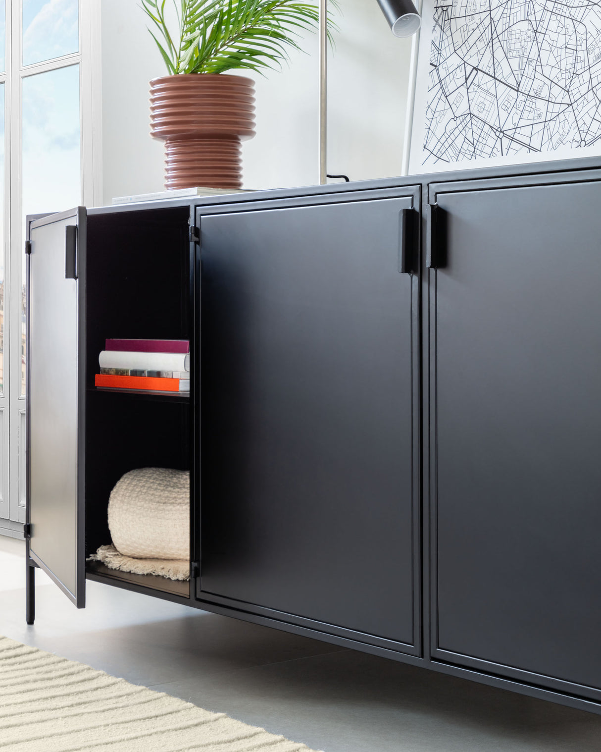 Shantay Sideboard 3 Türen aus Stahl mit Finish in Schwarz 160 x 72 cm - ZEN ZONE Furniture