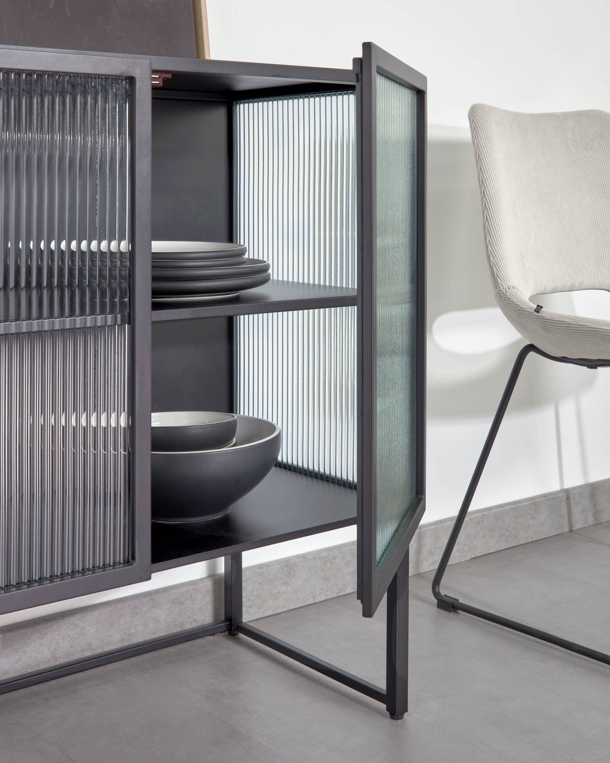 Trixie Sideboard 4 Türen aus Stahl in Schwarz 160 x 81 cm - ZEN ZONE Furniture