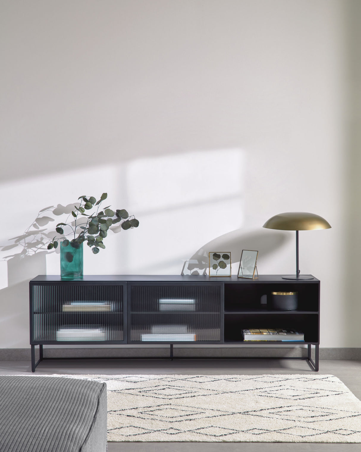 Trixie TV-Schrank 2 Türen aus Stahl mit schwarzem Finish 180 x 58 cm - ZEN ZONE Furniture