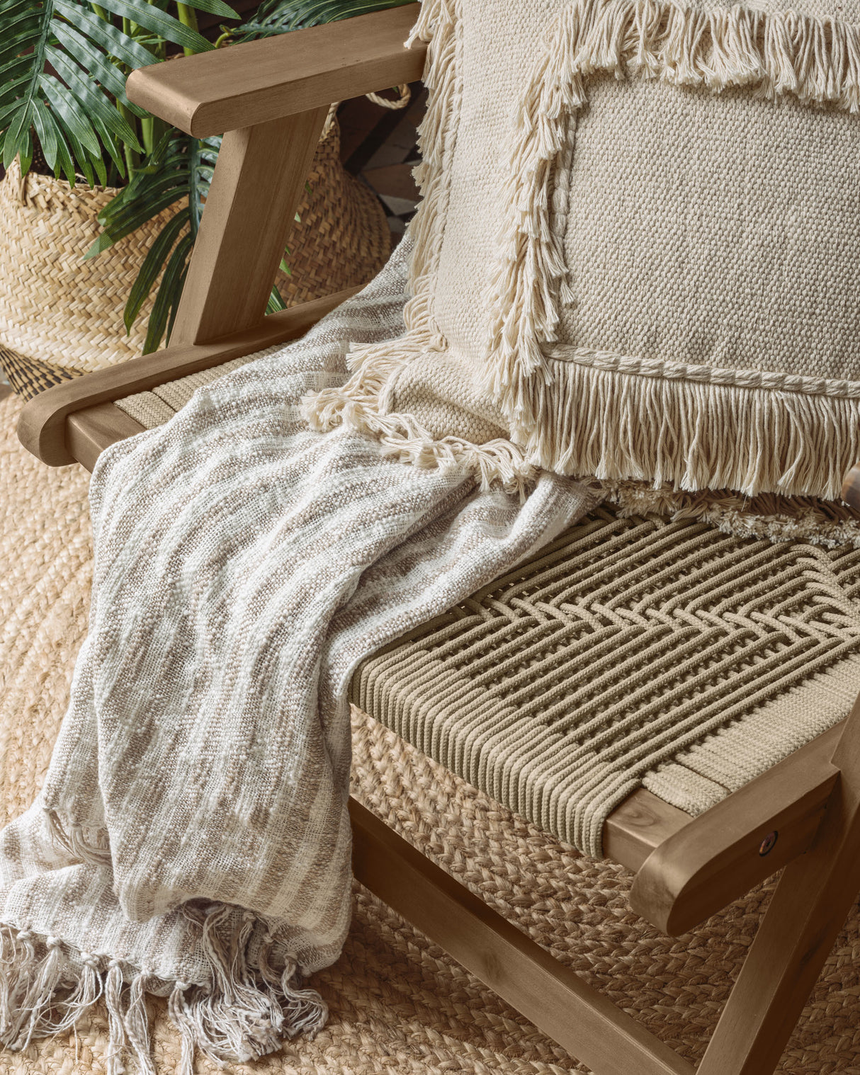 Geralda Sessel aus Akazienholz mit dunklem Finish FSC 100% - ZEN ZONE Furniture