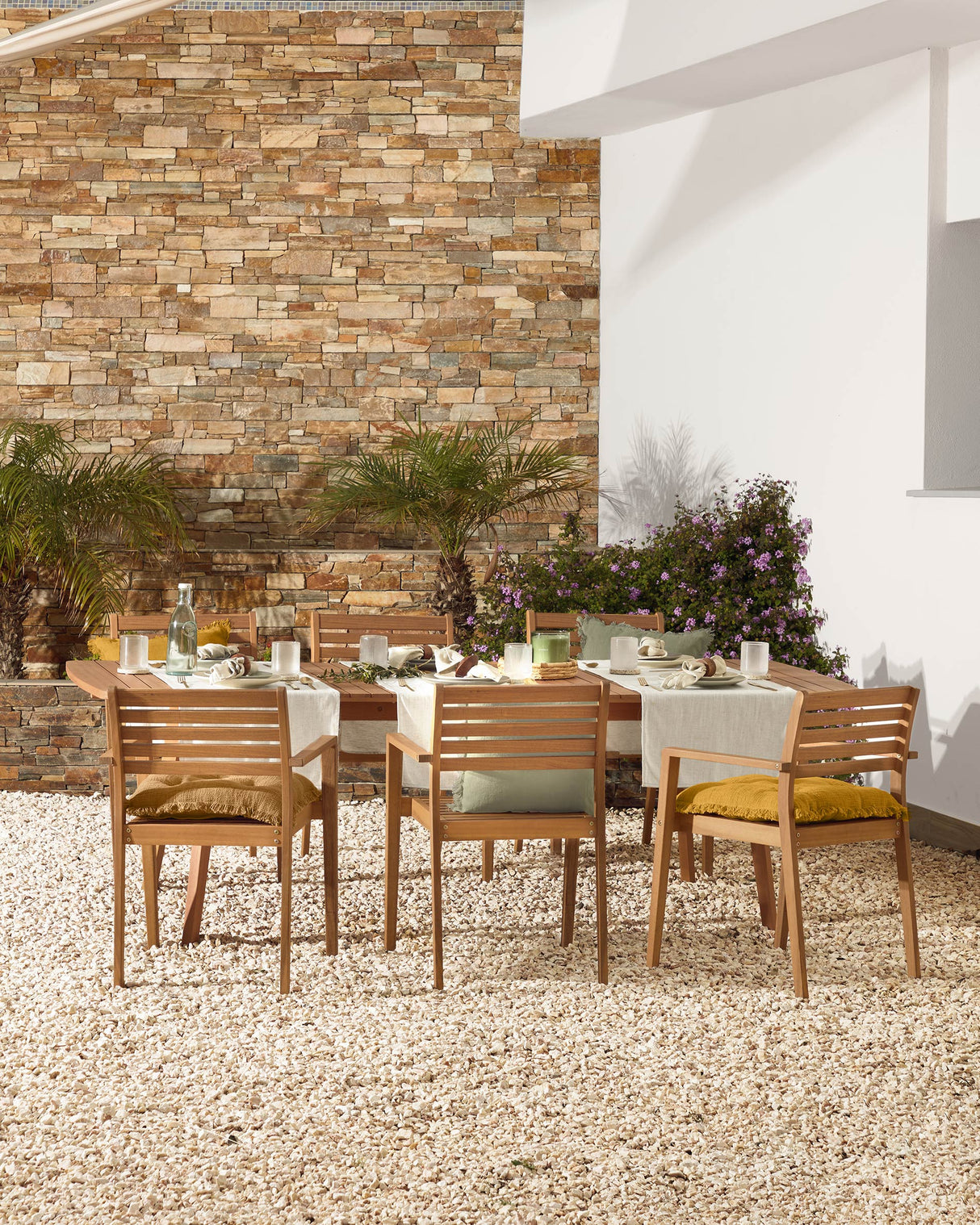 Hanzel stapelbarer Gartenstuhl aus massivem Akazienholz FSC 100% - ZEN ZONE Furniture