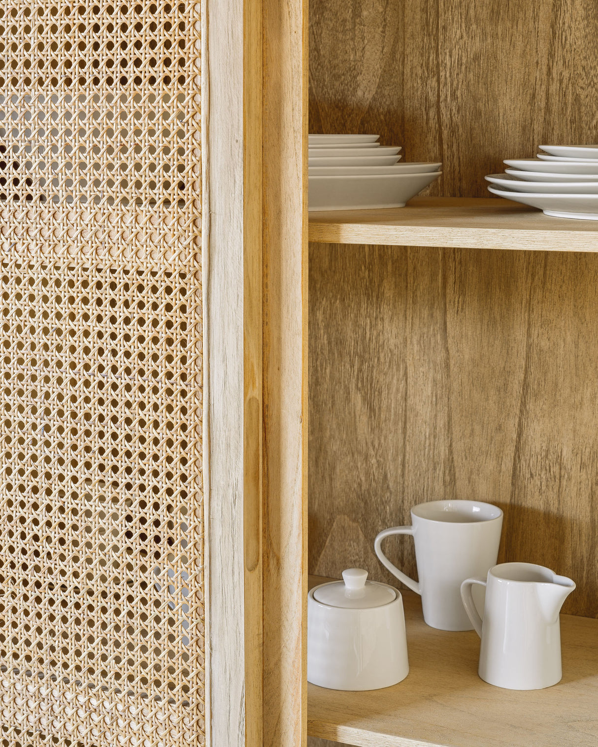 Rexit Schrank aus massivem Holz und Mindi Furnier mit Rattan 90 x 160 cm - ZEN ZONE Furniture