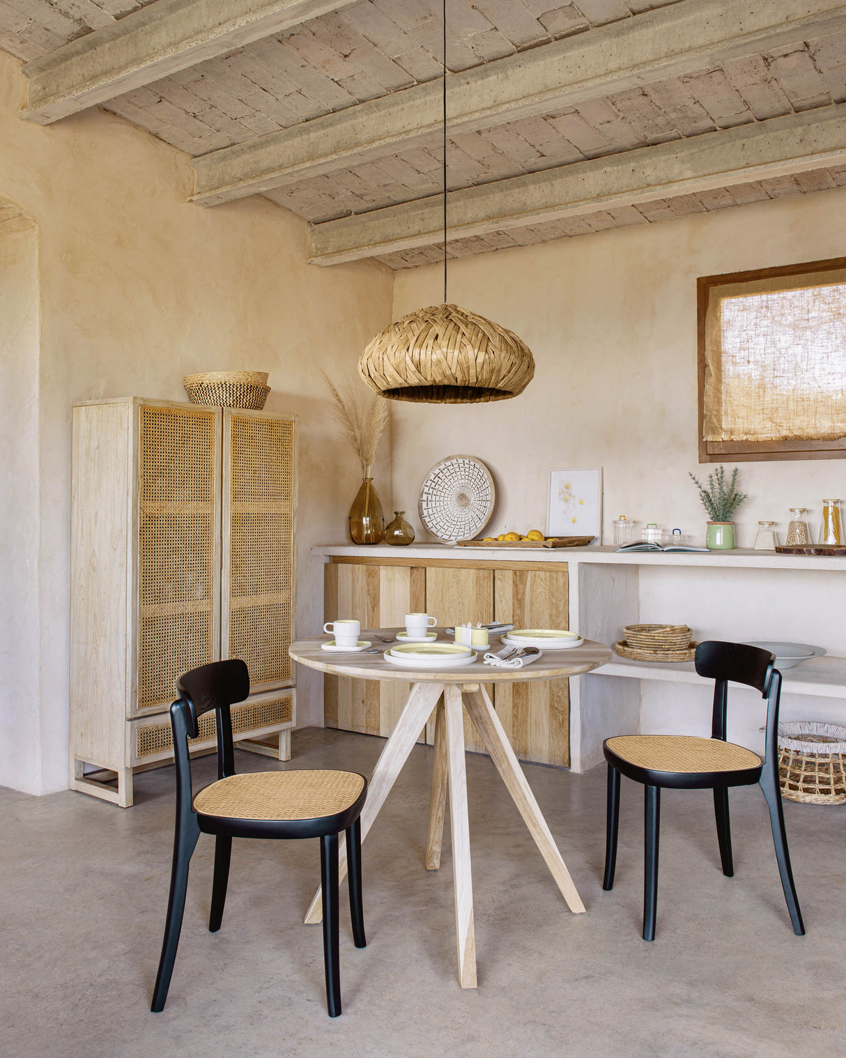 Romane Stuhl aus Buchenholz mit schwarzem Finish, Eschenfurnier und Rattan - ZEN ZONE Furniture