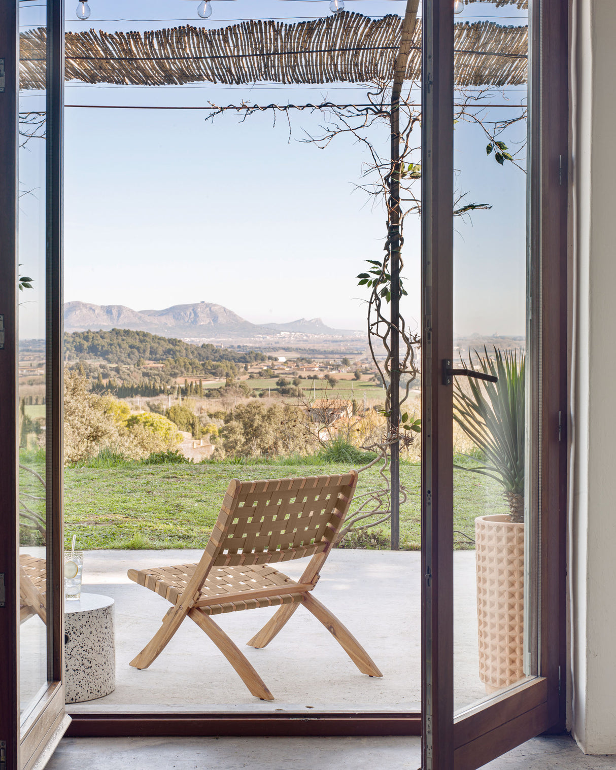 Chabeli Klappstuhl aus Akazienholz und mit beigem Seil FSC 100% - ZEN ZONE Furniture