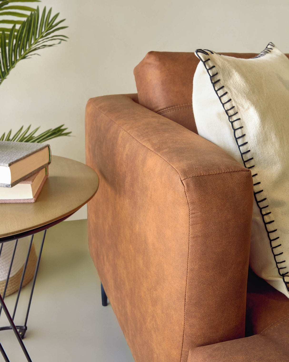 Tanya 2-Sitzer Sofa gepolstert in hellbraun 183 cm FSC Mix Credit - ZEN ZONE Furniture