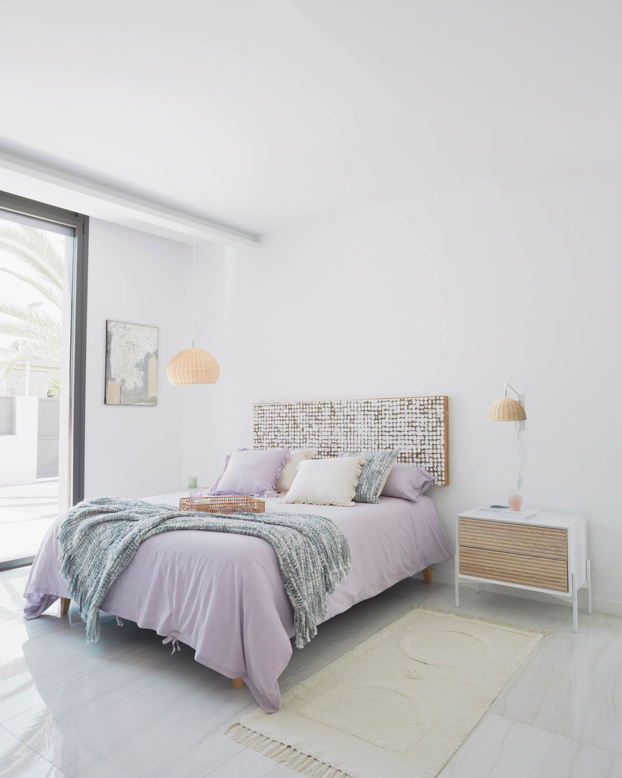 Damila Wandlampe aus Metall weiß und Rattan mit natürlichem Finish - ZEN ZONE Furniture