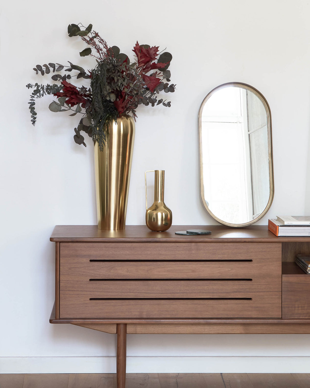 Carolin TV-Schrank 1 Türe und 1 Schublade aus Nussholzfurnier 180 x 63,5 cm - ZEN ZONE Furniture