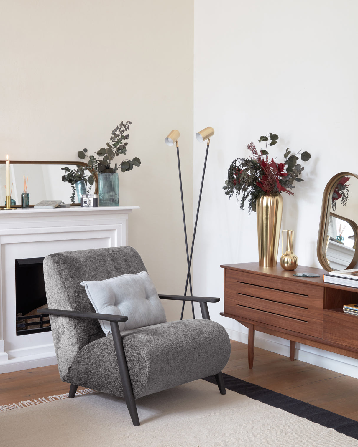 Carolin TV-Schrank 1 Türe und 1 Schublade aus Nussholzfurnier 180 x 63,5 cm - ZEN ZONE Furniture