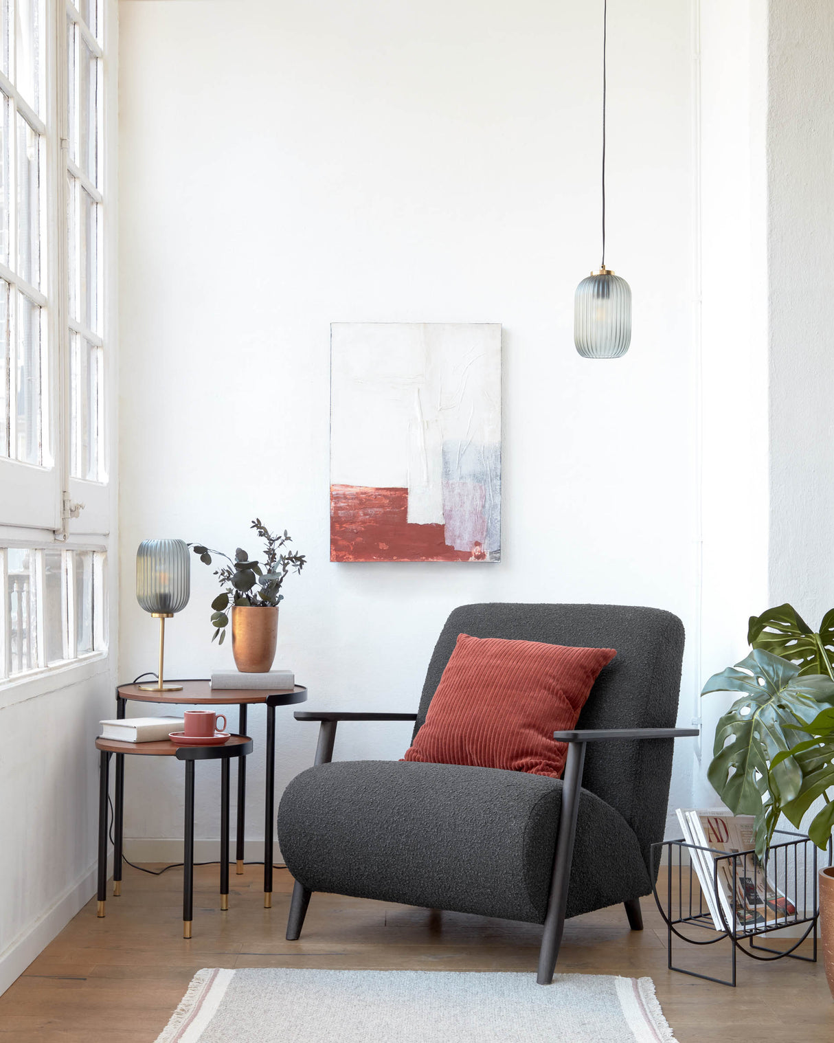 Hestia Tischlampe aus Metall mit Messing-Finish und grauem Glas - ZEN ZONE Furniture