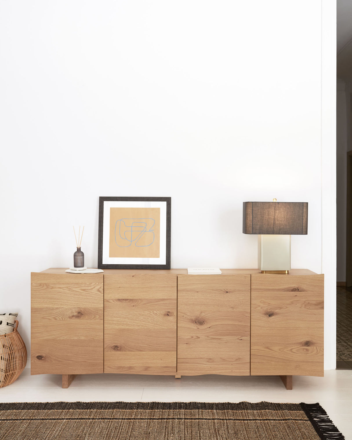 Rasha Sideboard 4 Türen Eichenfurnier mit natürlichem Finish 180 x 71 cm - ZEN ZONE Furniture
