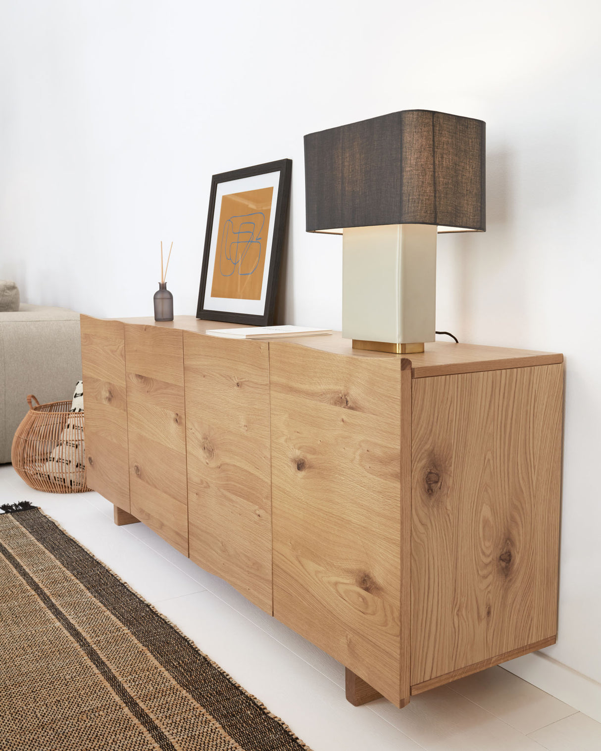 Rasha Sideboard 4 Türen Eichenfurnier mit natürlichem Finish 180 x 71 cm - ZEN ZONE Furniture