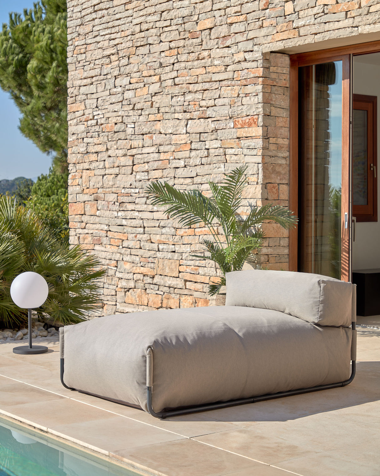 Square Puff Modularsofa longue m. Rückenlehne 100% outdoor grün und Alu schwarz 165x101 cm - ZEN ZONE Furniture