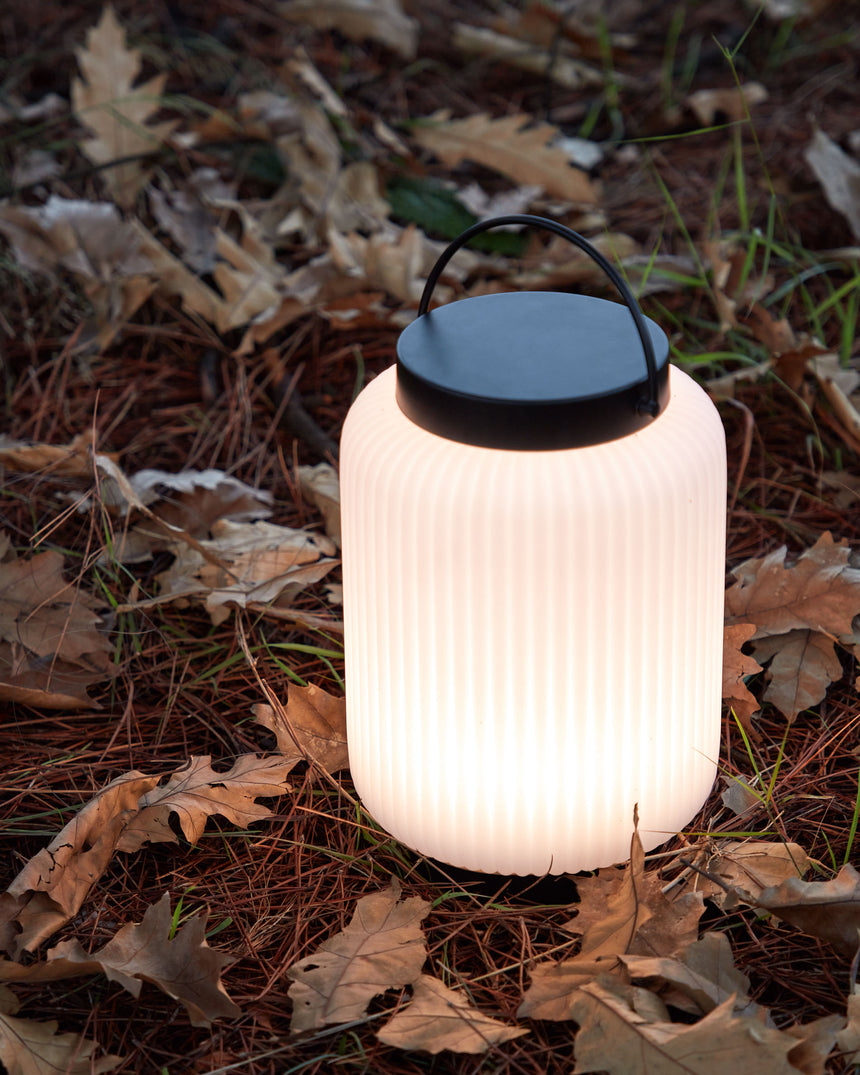 Verona Tischlampe aus Polyethylen und Metall mit schwarzem Finish - ZEN ZONE Furniture