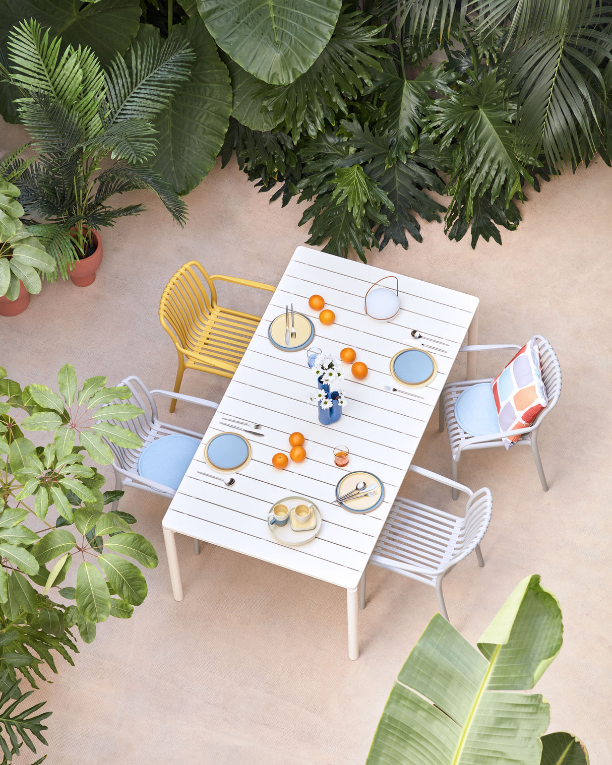 Stapelbarer Outdoor Stuhl Isabellini gelb - ZEN ZONE Furniture