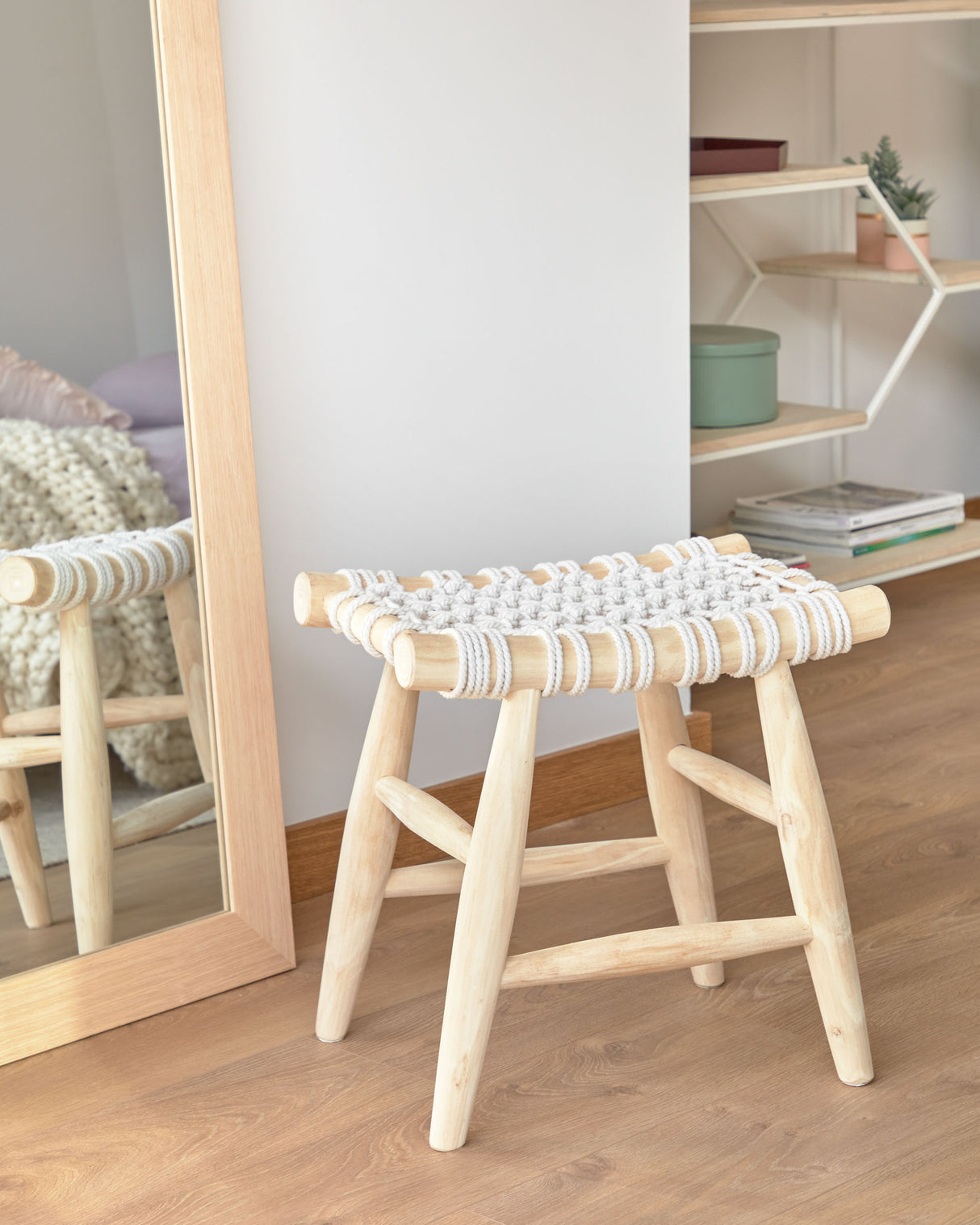 Edgard Fußhocker - ZEN ZONE Furniture