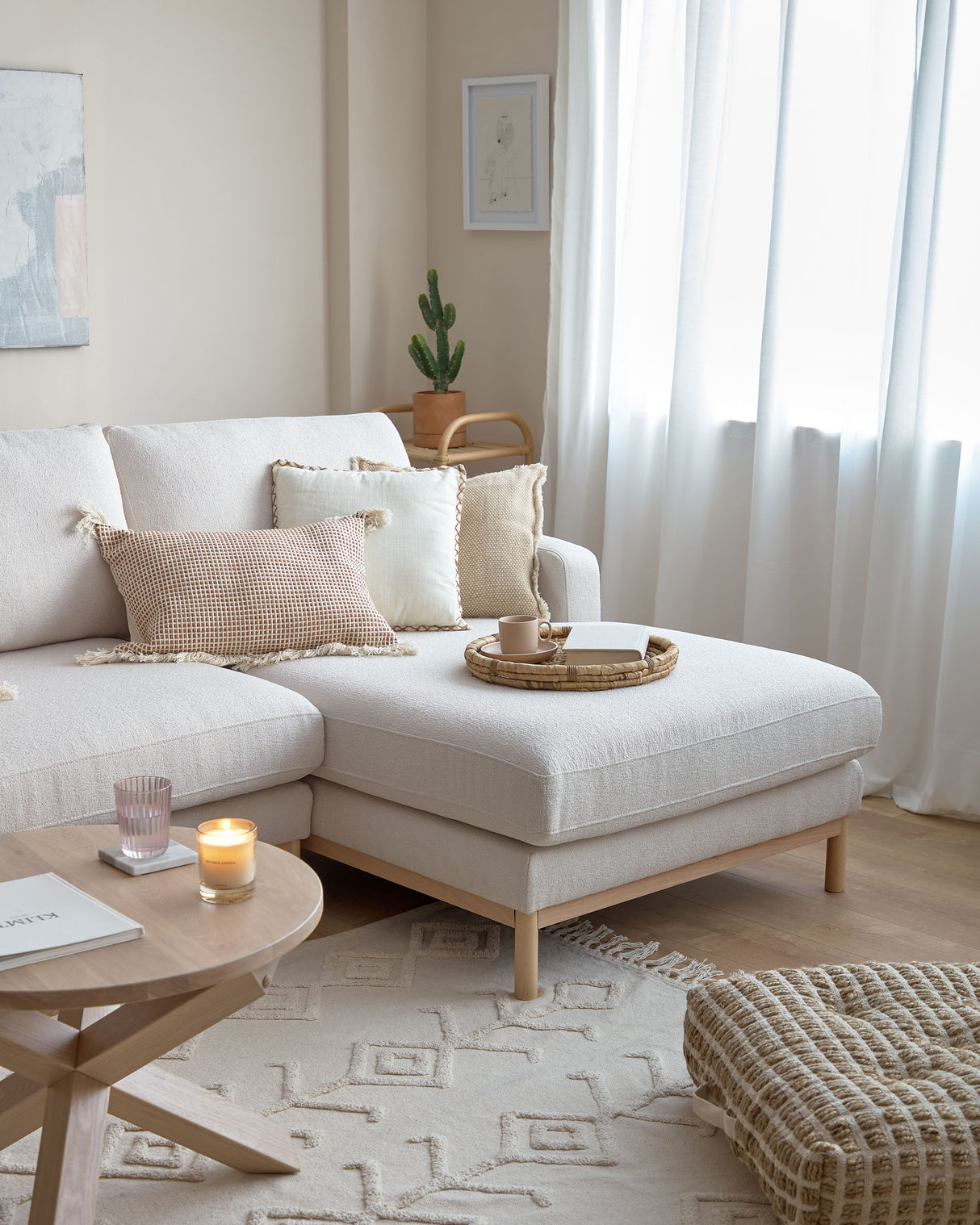 Sofa Mihaela für 3 Sitzer mit Chaiselongue rechts mit Bouclé-Bezug in Weiß 264 cm - ZEN ZONE Furniture