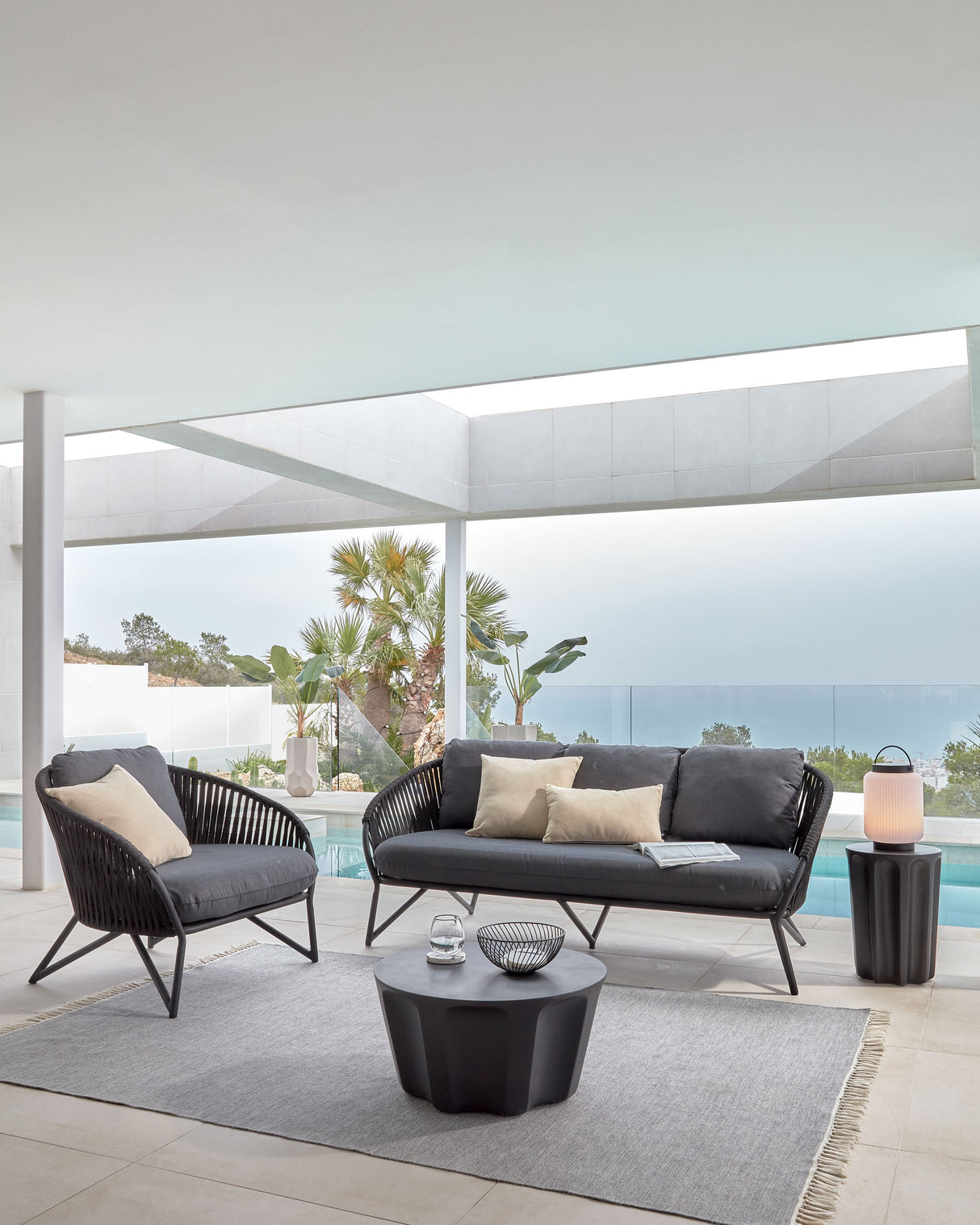 Branzie Sessel aus schwarzem Seil - ZEN ZONE Furniture