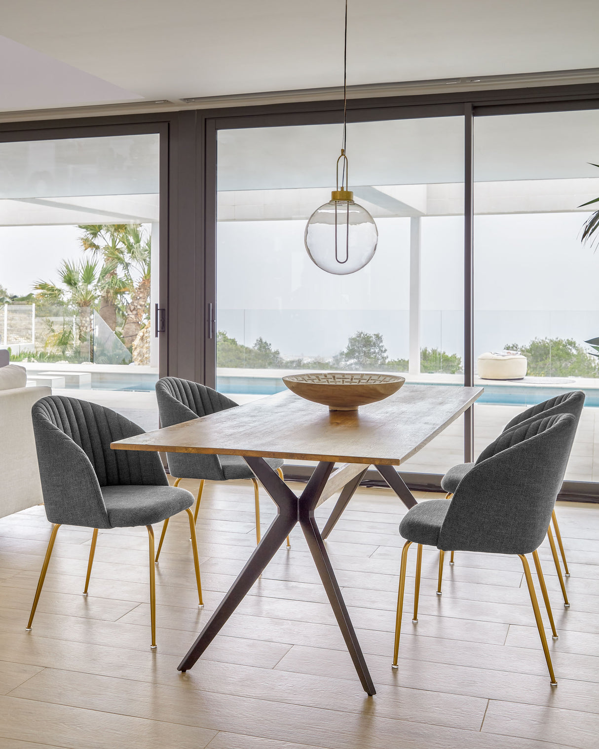 Amethyst Tisch aus Eichenfurnier mit Antikfinish und Stahlbeinen in Schwarz 160 x 90 cm - ZEN ZONE Furniture