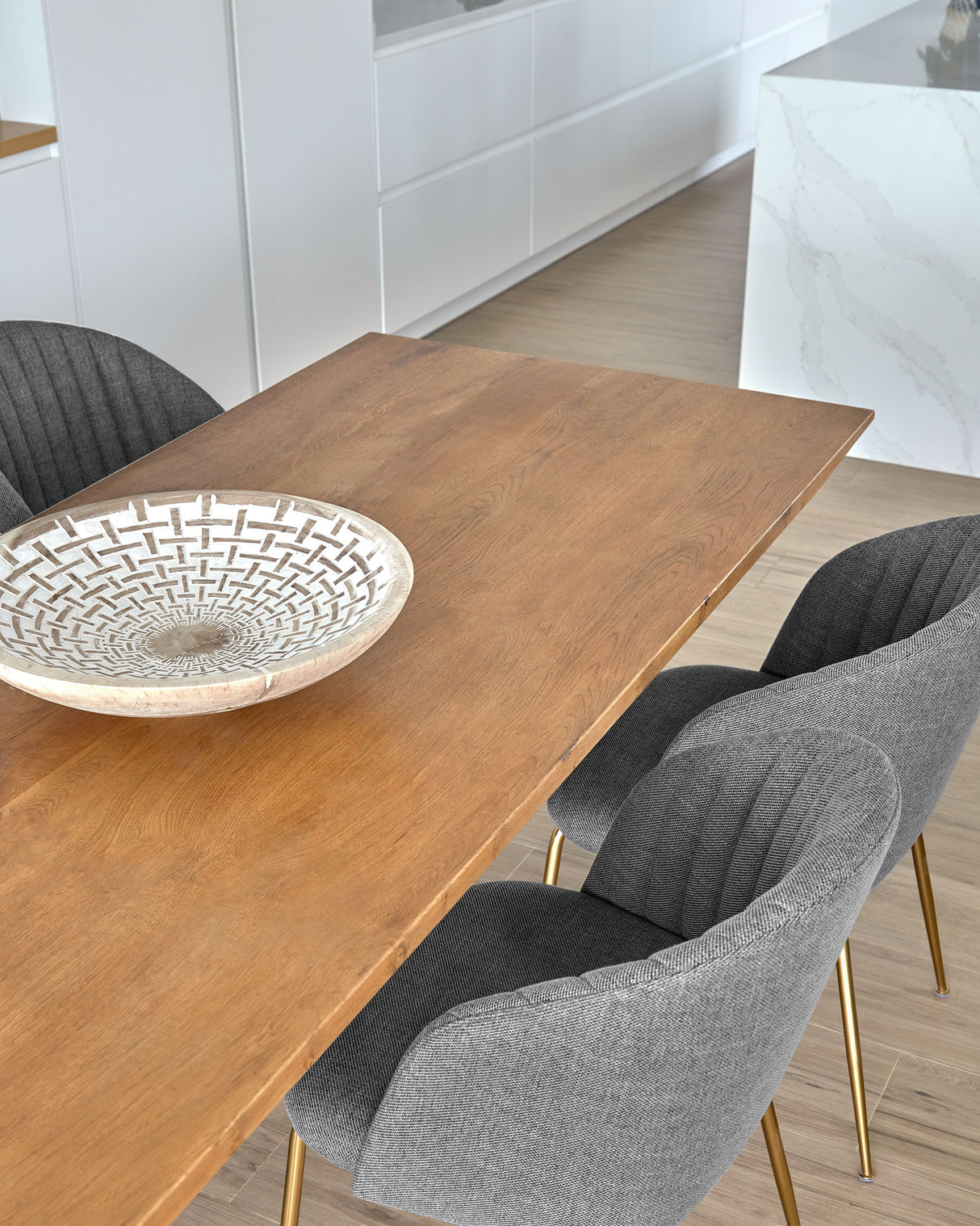 Amethyst Tisch aus Eichenfurnier mit Antikfinish und Stahlbeinen in Schwarz 160 x 90 cm - ZEN ZONE Furniture