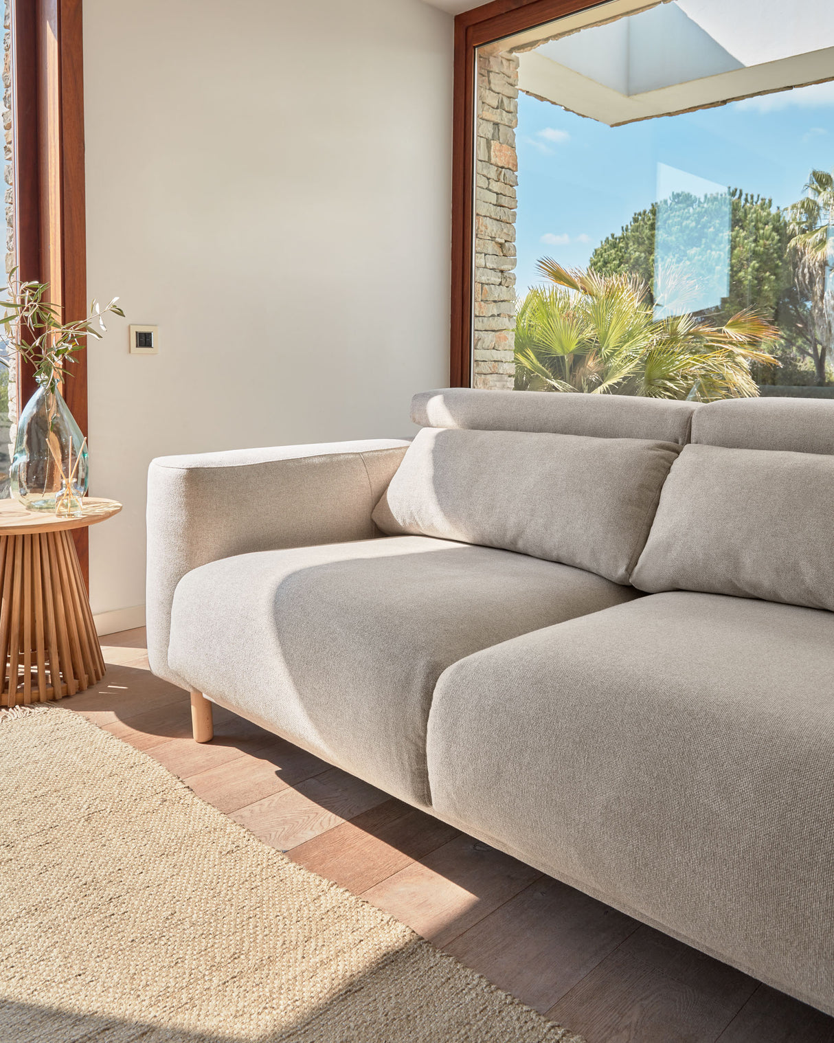 Singa 3-Sitzer Sofa mit verstellbarer Kopfstütze und ausziehbarem Sitz beige 215 cm FSC Mix Credit - ZEN ZONE Furniture