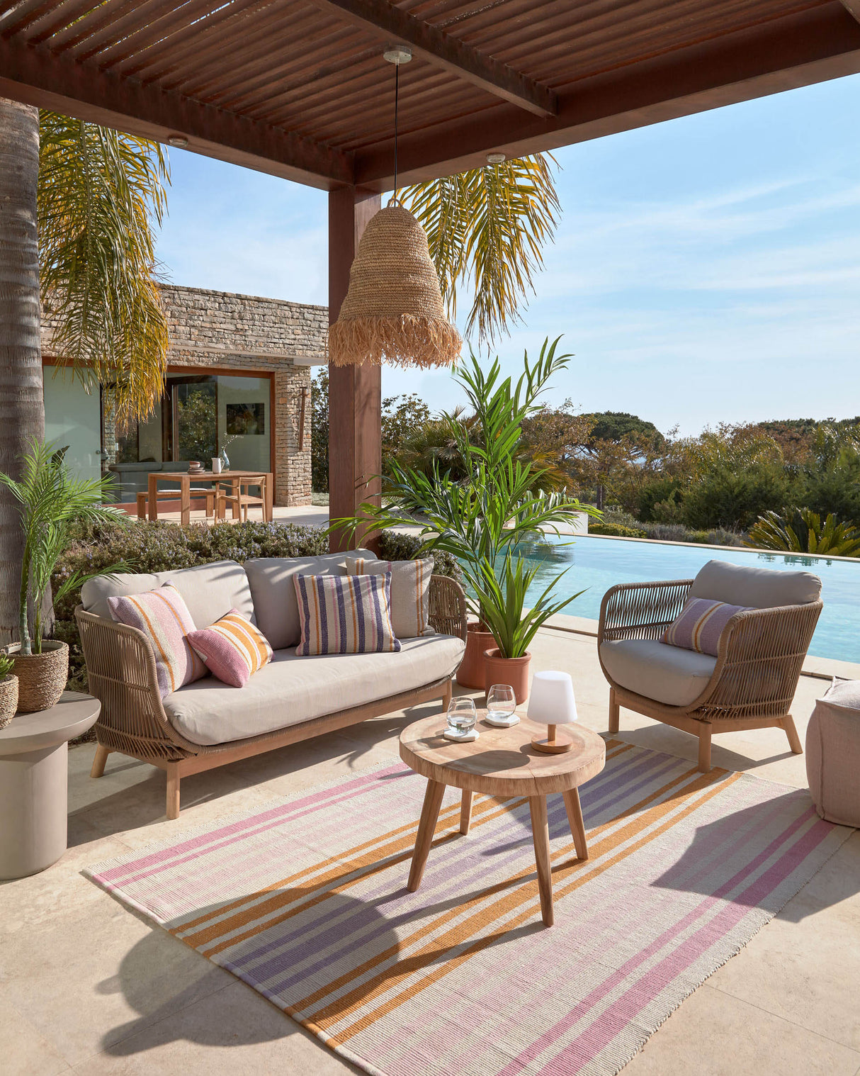 Tischlampe Ambar aus Polyethylen und Holz - ZEN ZONE Furniture