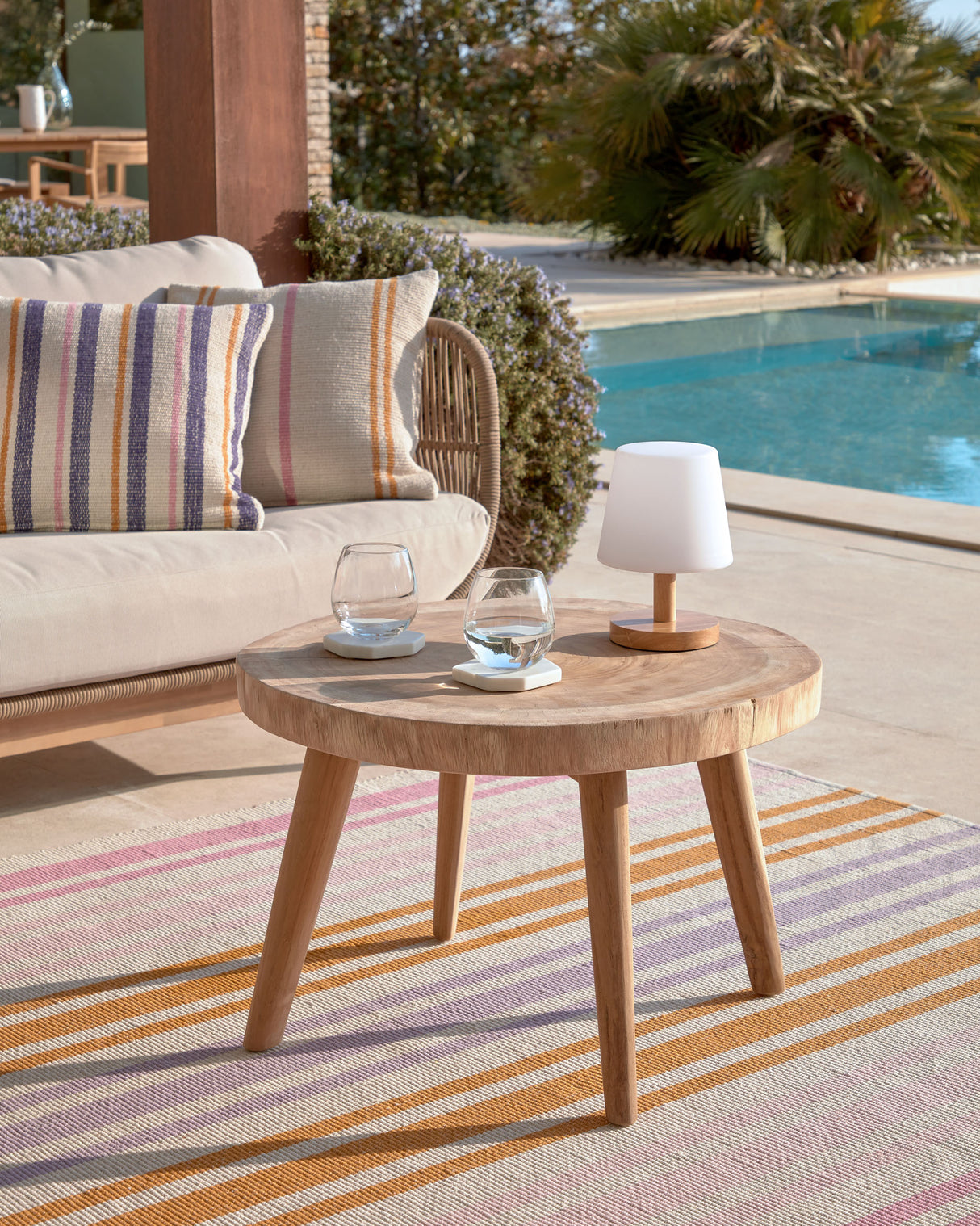 Tischlampe Ambar aus Polyethylen und Holz - ZEN ZONE Furniture