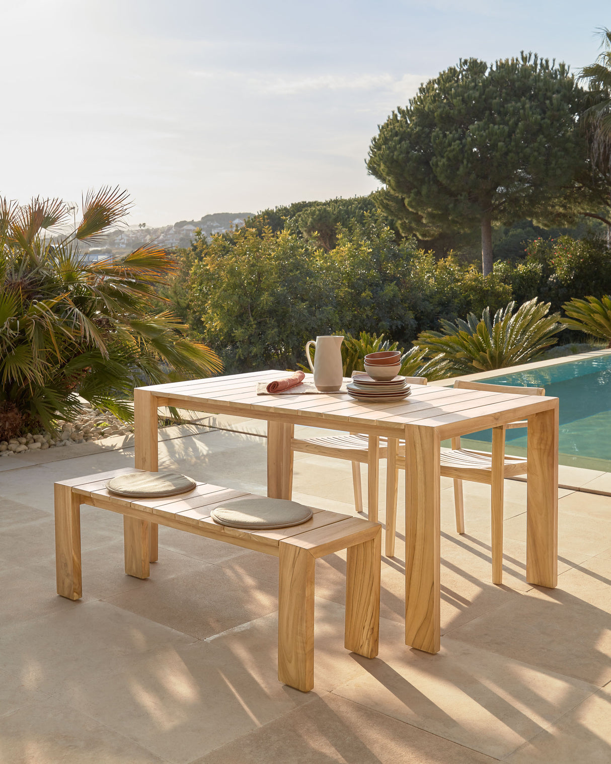 Gartenbank Victoire aus massivem Teakholz 215 cm - ZEN ZONE Furniture