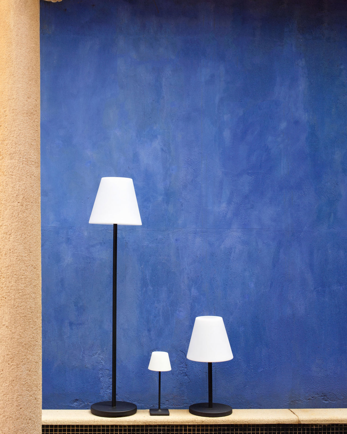 Aluney Outdoor Tischlampe mit schwarzem Finish - ZEN ZONE Furniture