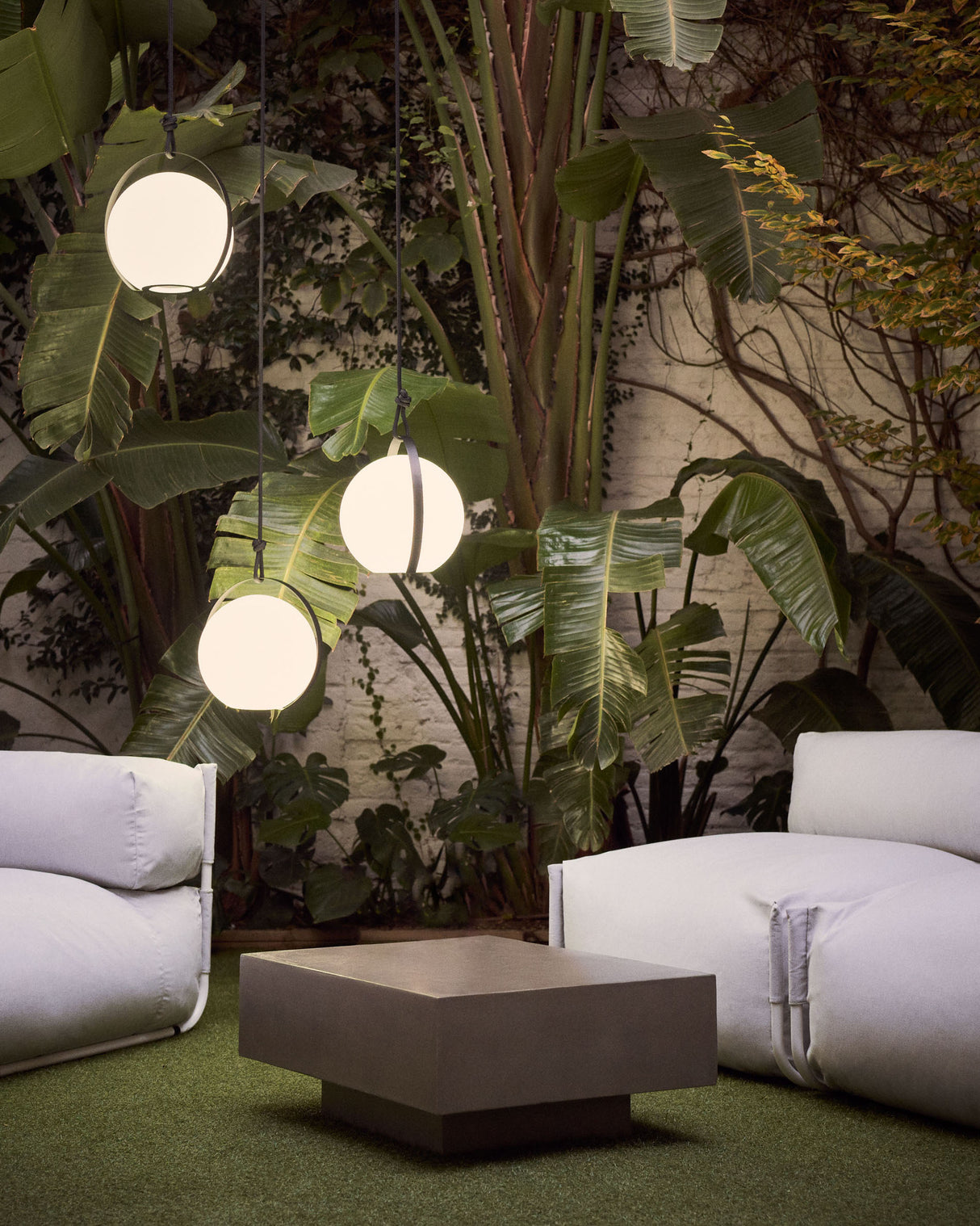 Dinesh Tischlampe mit schwarzem Stahlgriff - ZEN ZONE Furniture