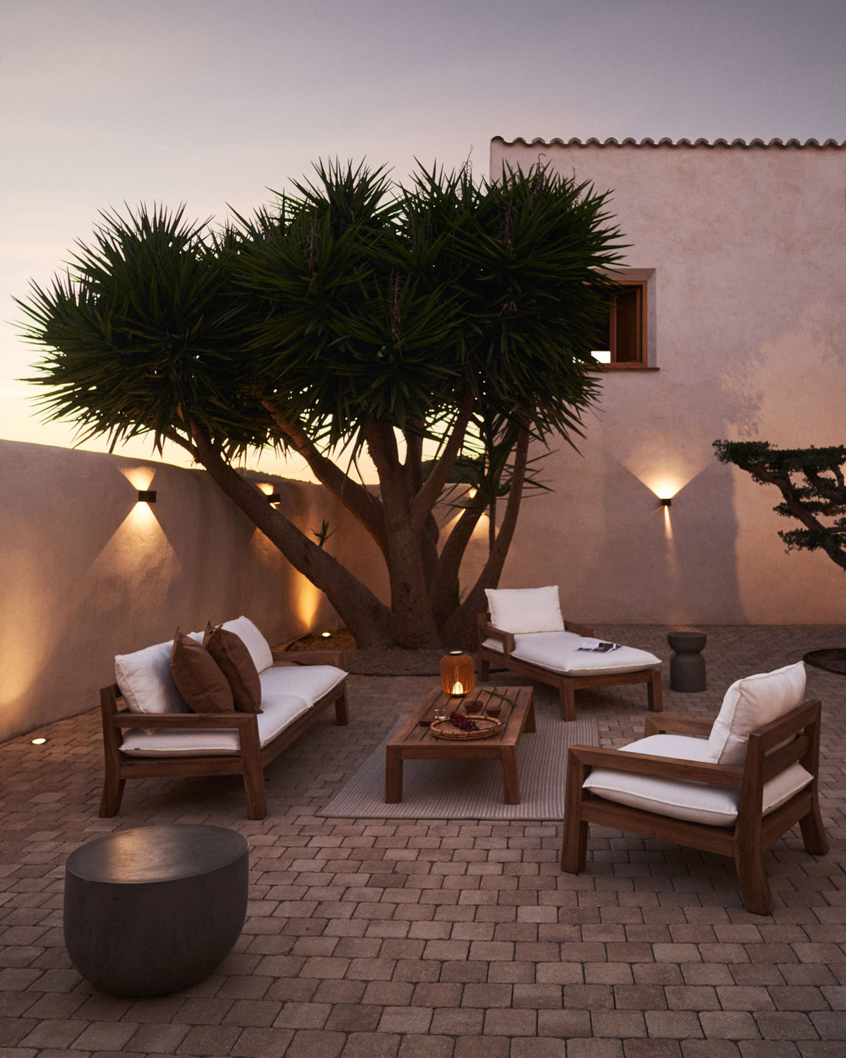 Saranella kleine tragbare Tischlampe aus Kunstrattan in Braun - ZEN ZONE Furniture