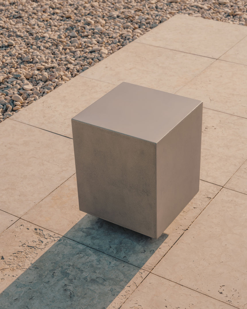 Rustella Beistelltisch aus Zement 35 x 35 cm - ZEN ZONE Furniture