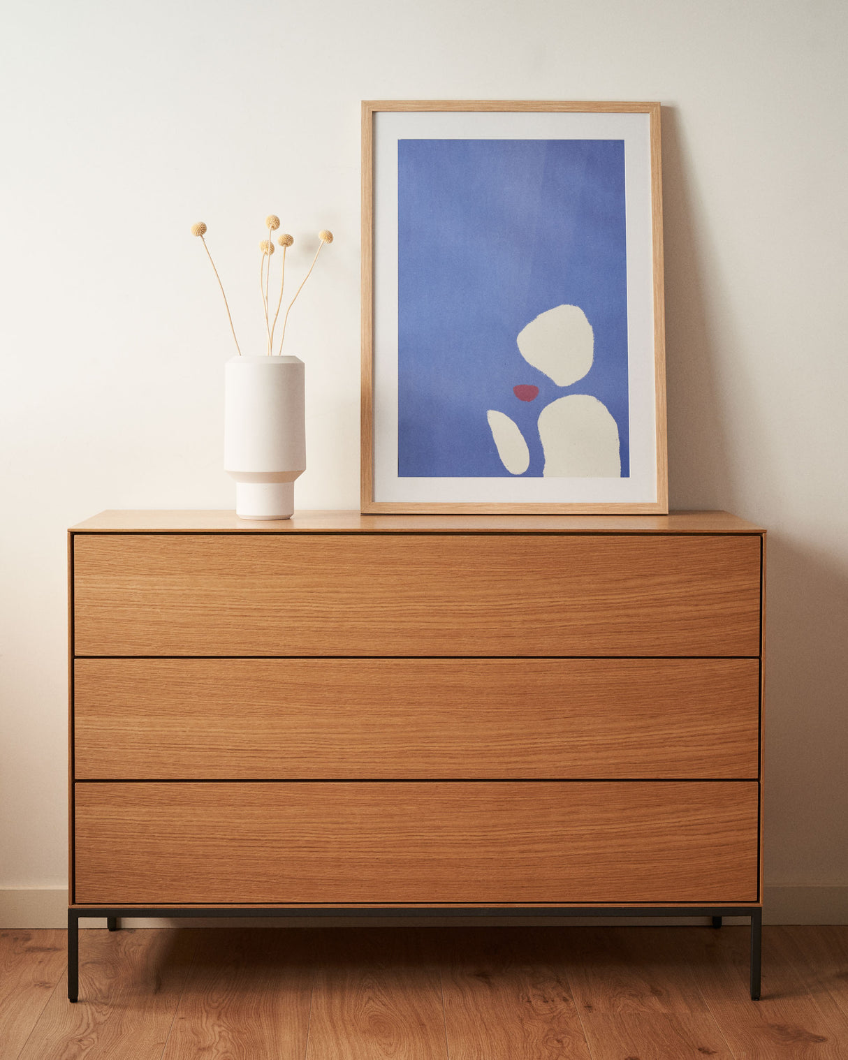 Vedrana Kommode aus 3 Schubladen aus Eichenfurnier und Stahlbeine in Schwarz 110 x 75 cm - ZEN ZONE Furniture