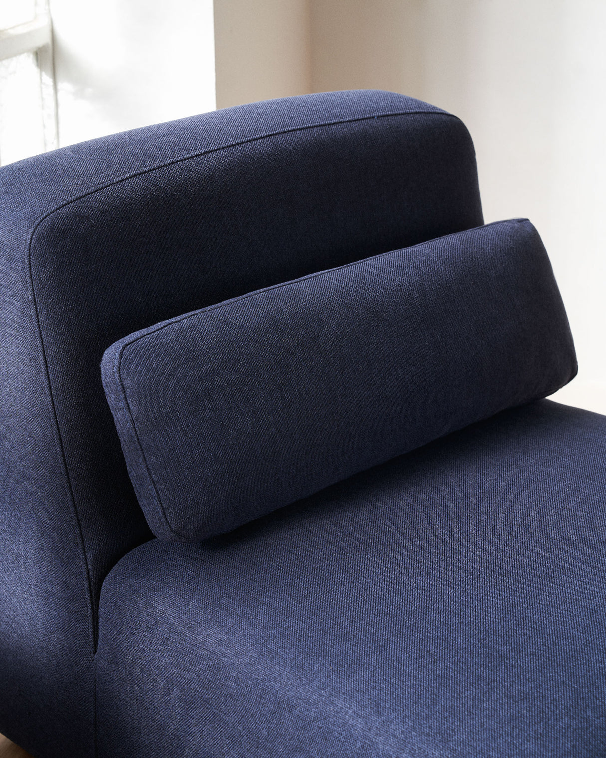 Neom Kissen in Blau 24 x 72 cm - ZEN ZONE Furniture