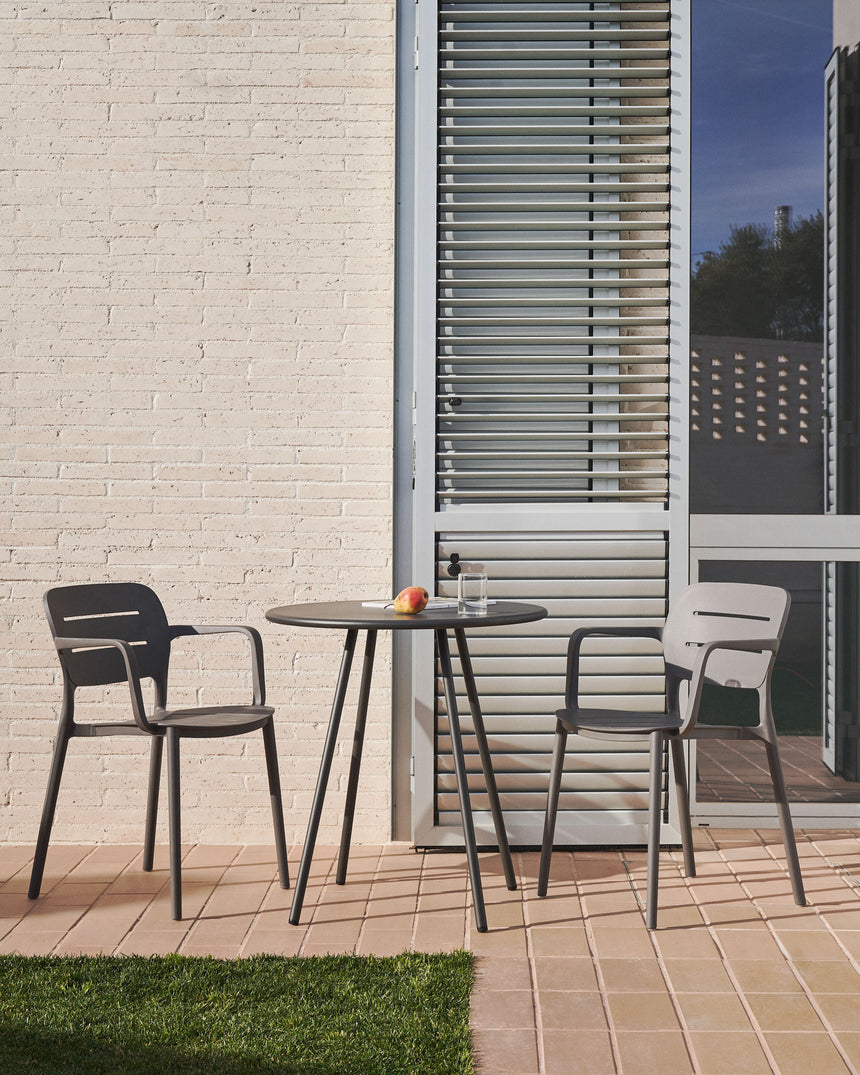 Montjoi runder Gartentisch aus Stahl mit grauem Finish Ø 70 cm - ZEN ZONE Furniture