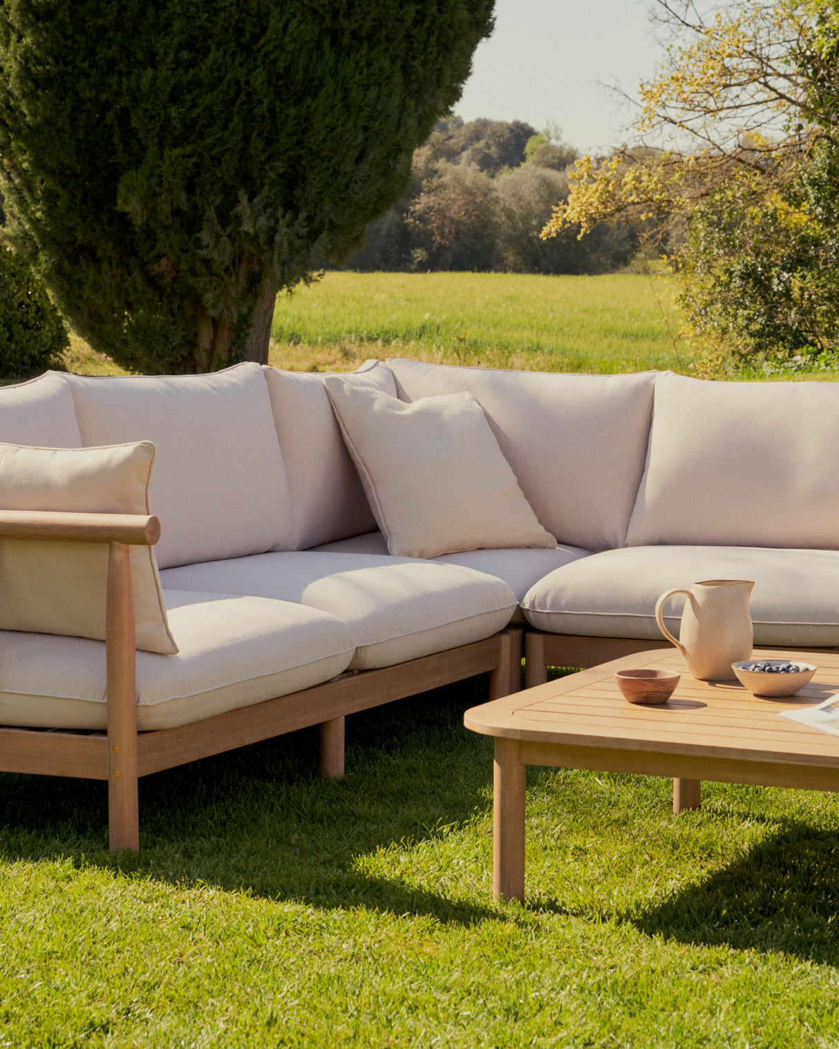 Sacova Set 5-Sitzer-Ecksofa und Couchtisch aus massives Eukalyptusholz 100% FSC - ZEN ZONE Furniture