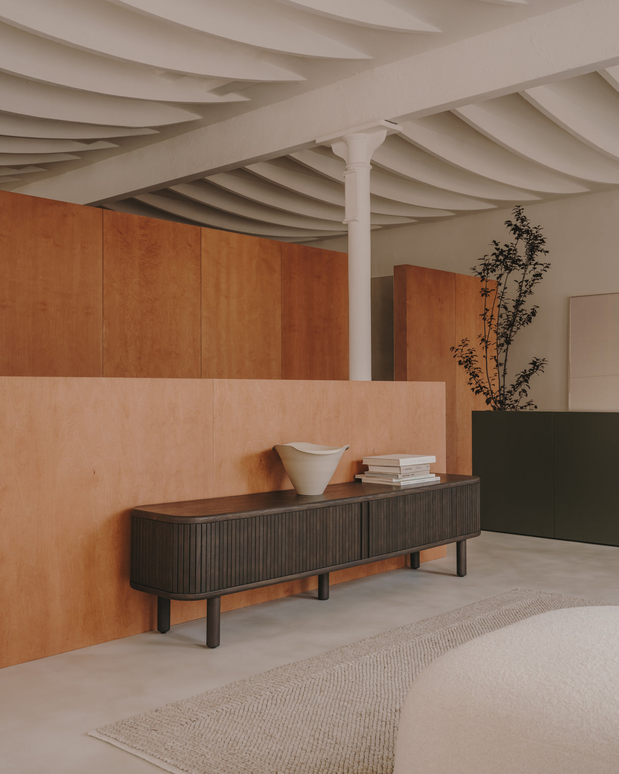 Mailen TV-Möbel 2 Türen in Eschenfurnier und dunklem Finish 200 x 50 cm - ZEN ZONE Furniture