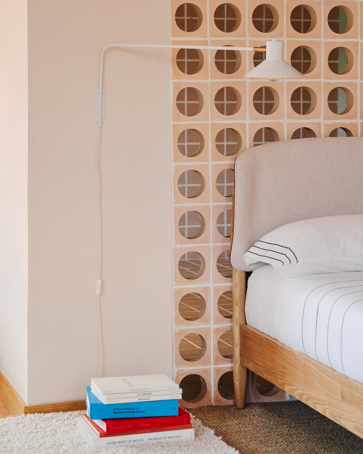 Aria Wandleuchte aus Stahl mit weißem Finish. - ZEN ZONE Furniture