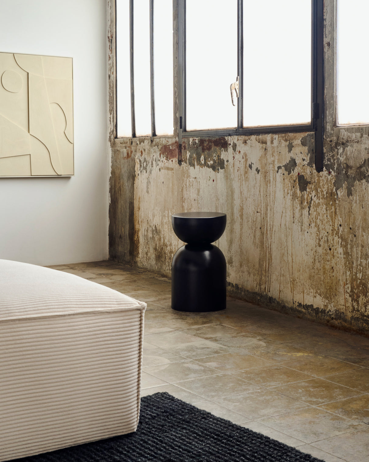 Rachell Beistelltisch aus Metall mit mattschwarzem Finish Ø 30,5 cm - ZEN ZONE Furniture