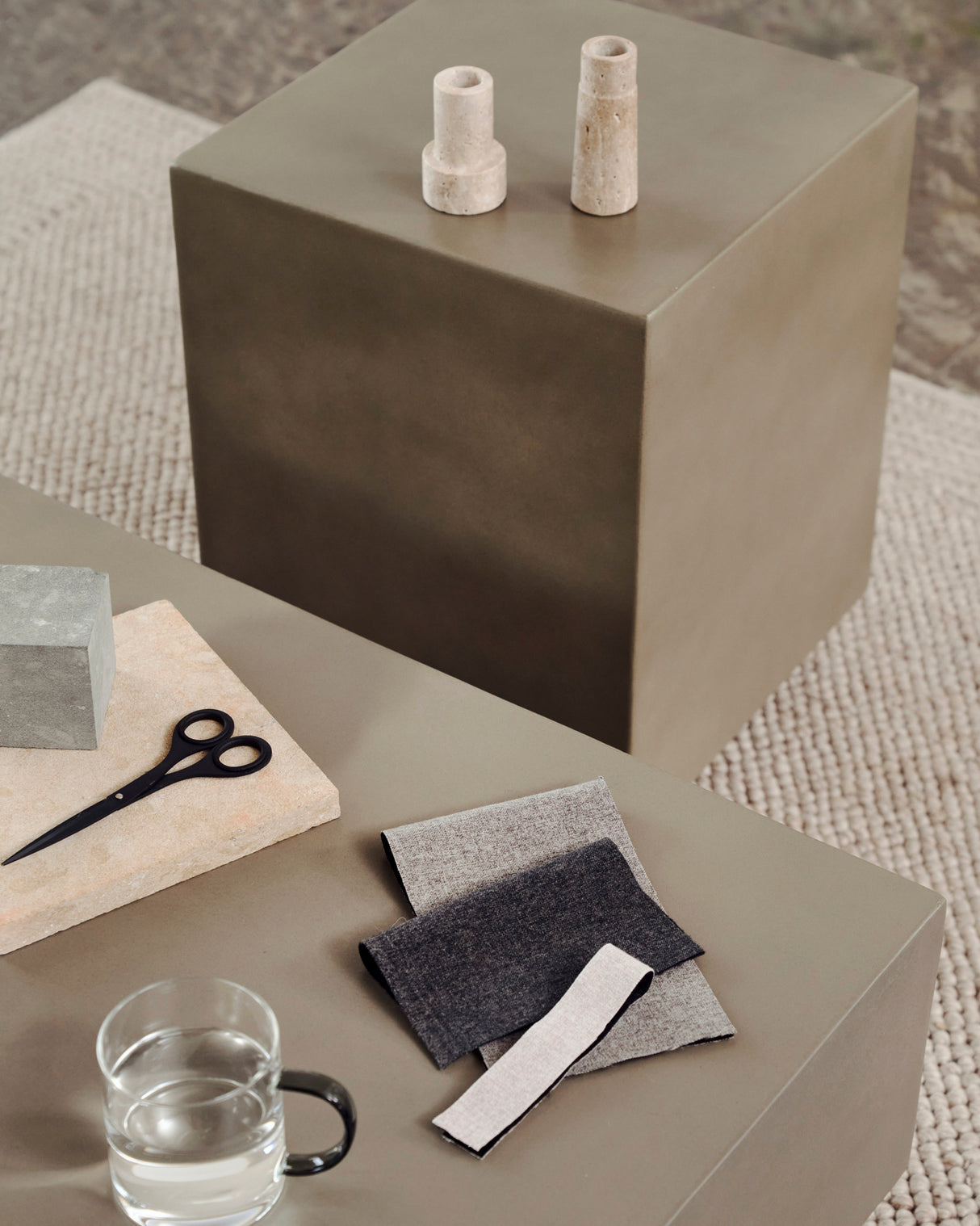 Rustella Beistelltisch aus Zement 35 x 35 cm - ZEN ZONE Furniture