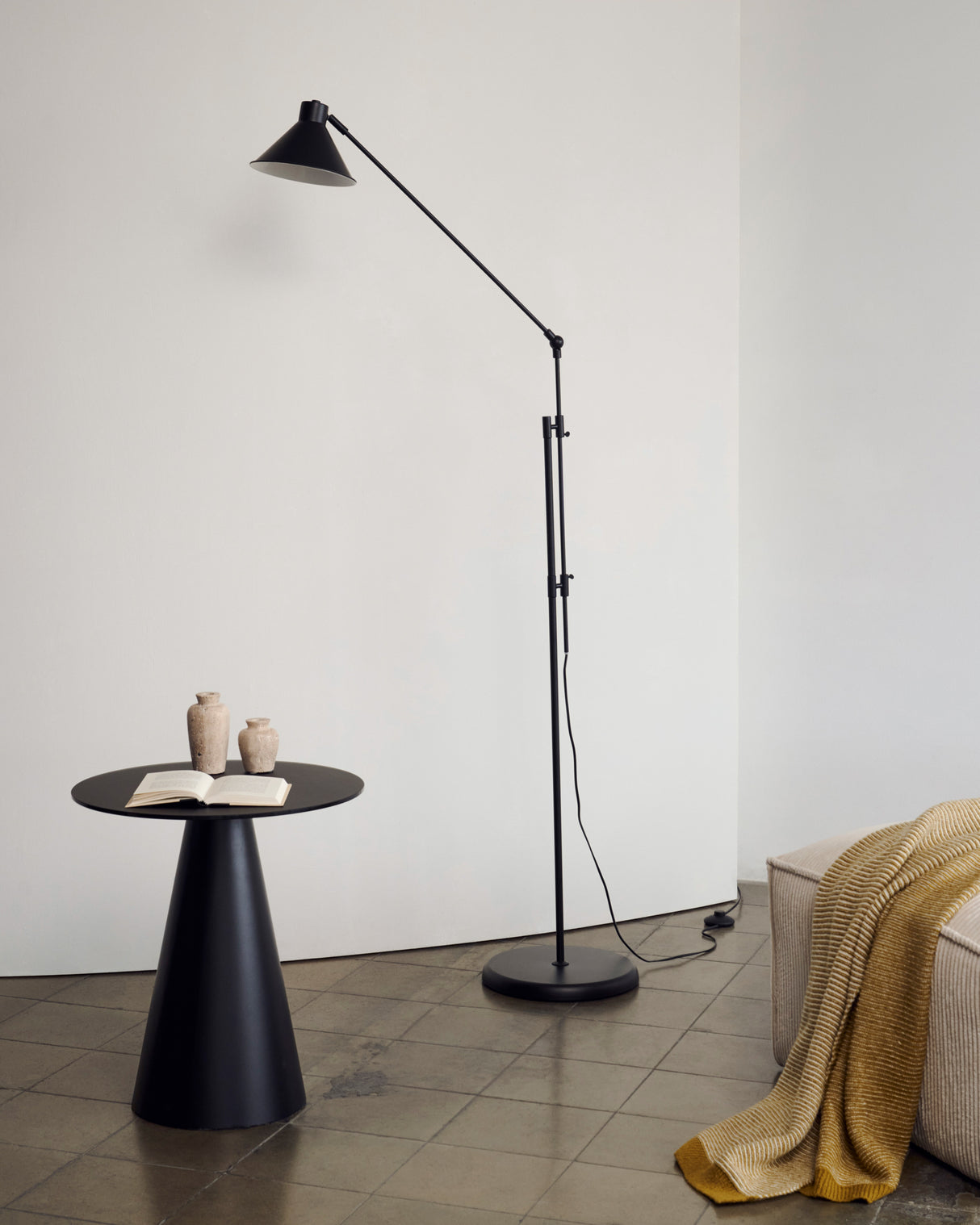 Dione Stehlampe - ZEN ZONE Furniture