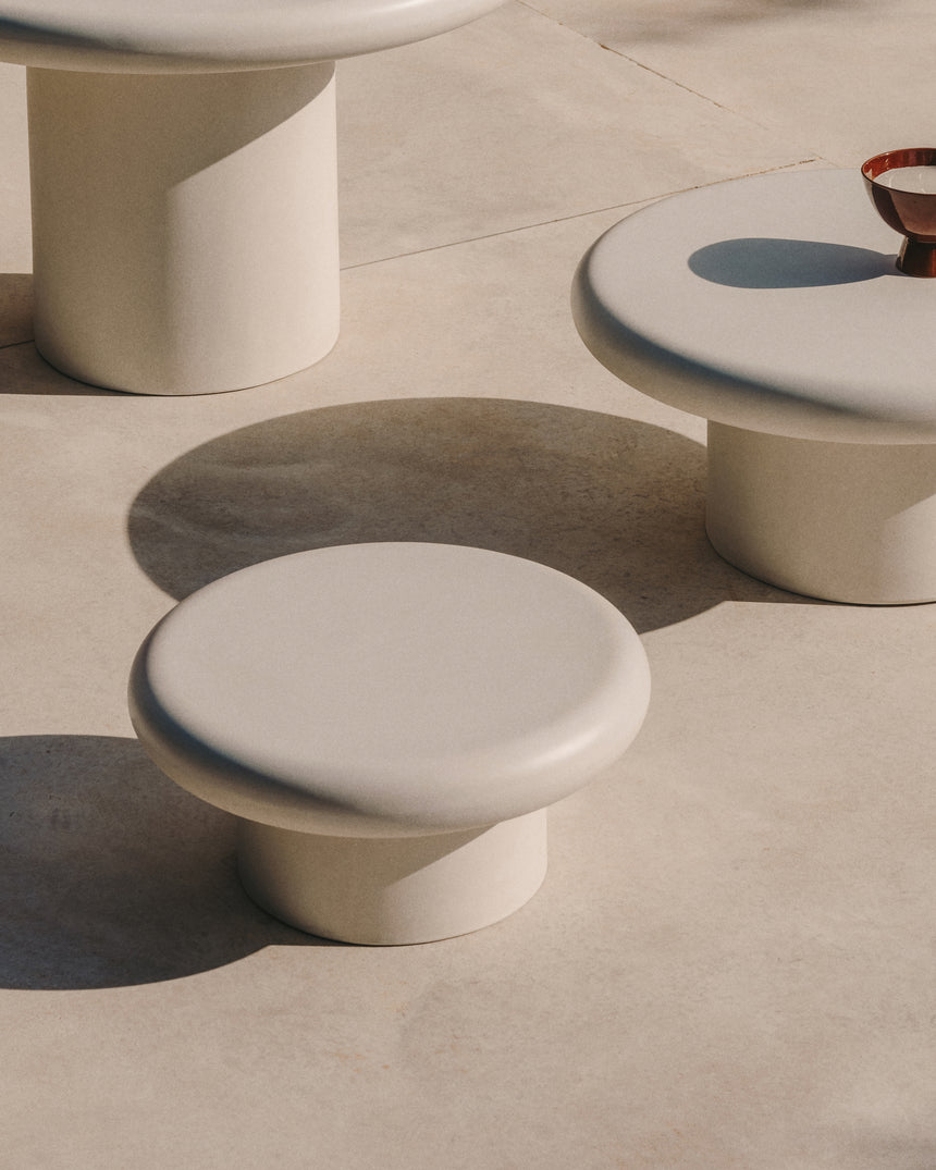 Addaia Couchtisch aus weißem Zement Ø 66 cm - ZEN ZONE Furniture