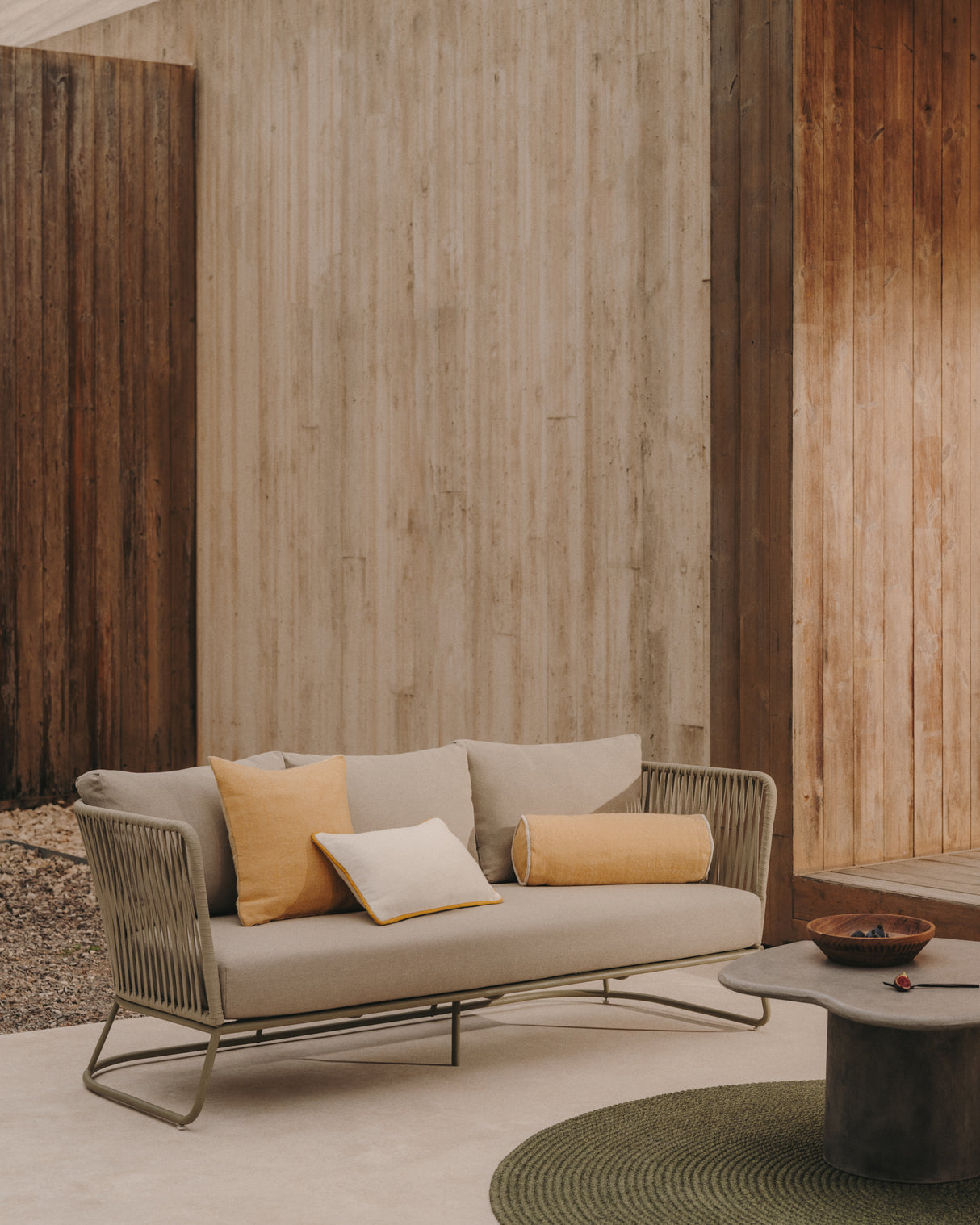 Sacona 3-Sitzer-Sofa für den Außenbereich mit Flechtwerk und verzinktem Stahl, grün, 192 cm - ZEN ZONE Furniture