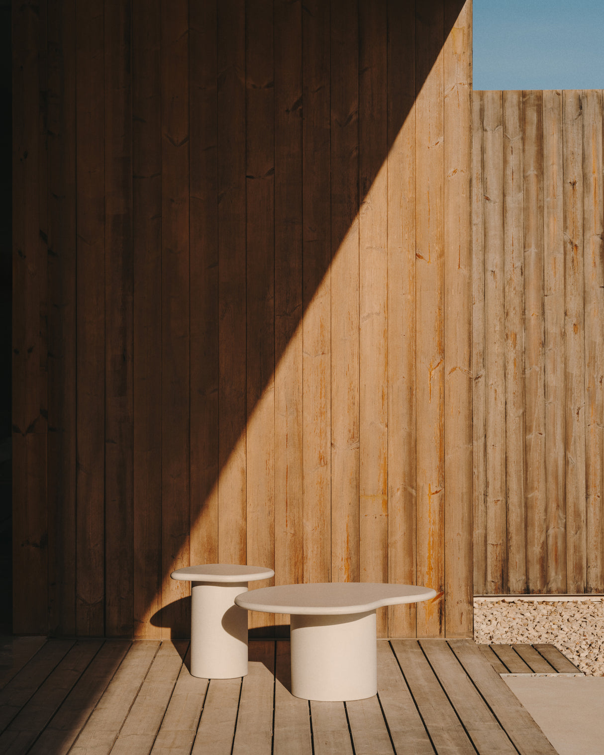 Macarella Couchtisch aus weißem Zement 83 x 77 cm - ZEN ZONE Furniture